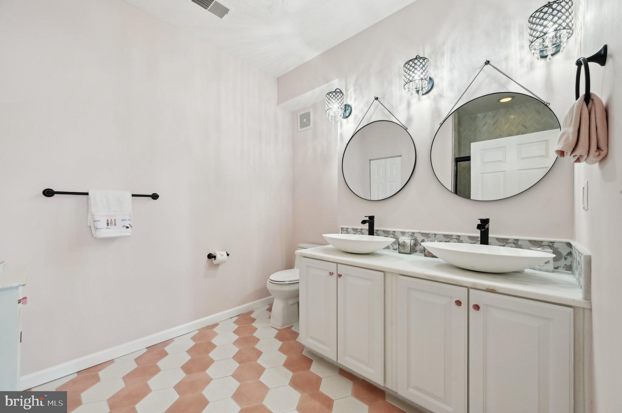 CHESTNUT POINT EAST - Residential