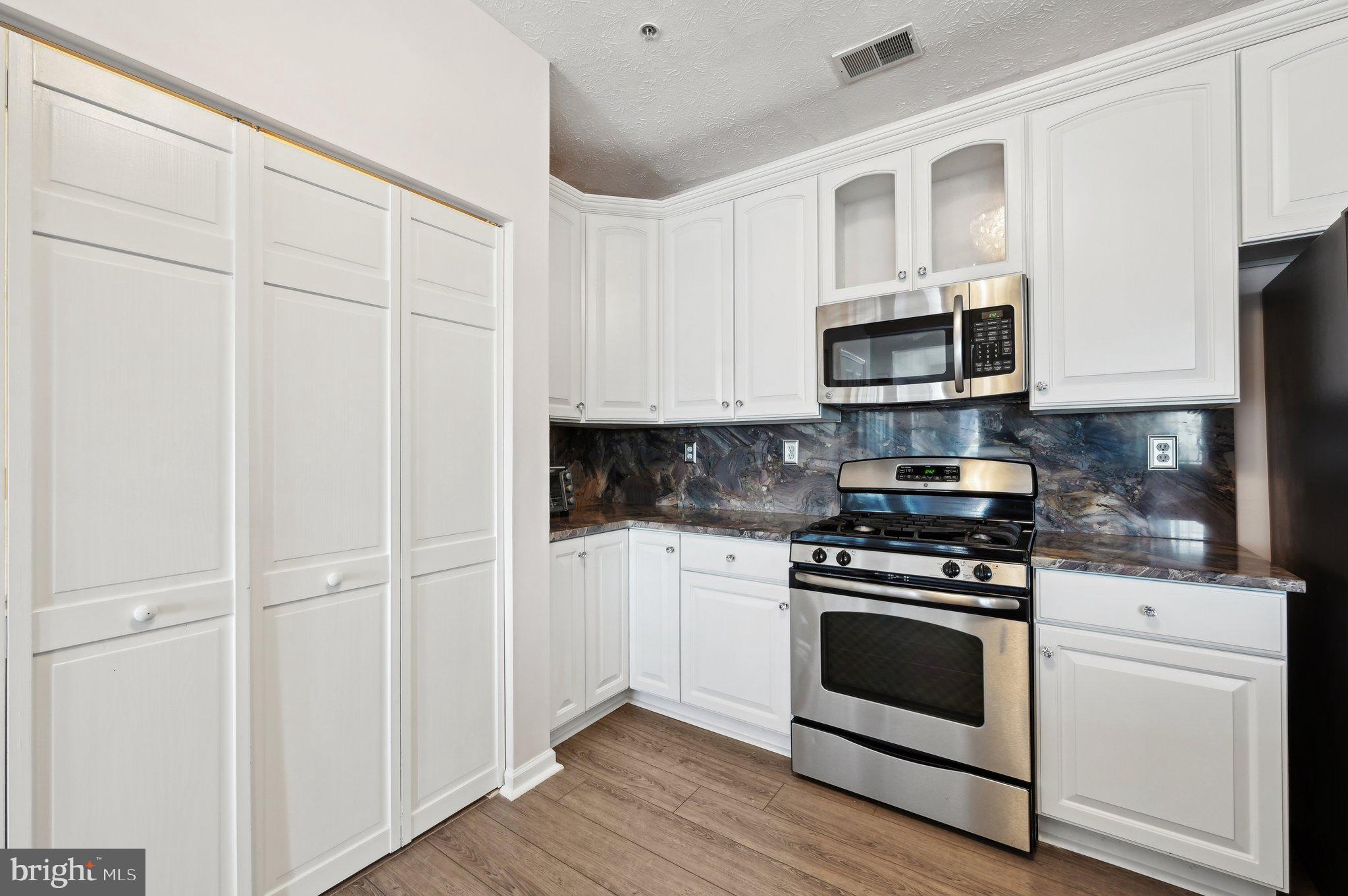 CHESTNUT POINT EAST - Residential