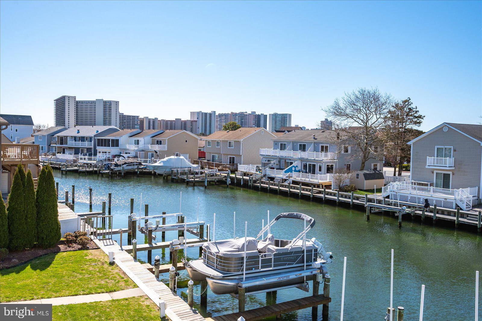 201 S HERON DRIVE 8A