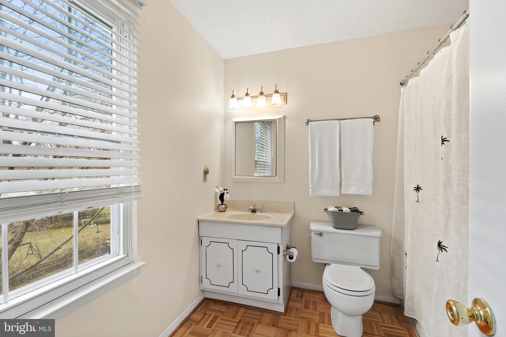 FLOWER HILL - Residential