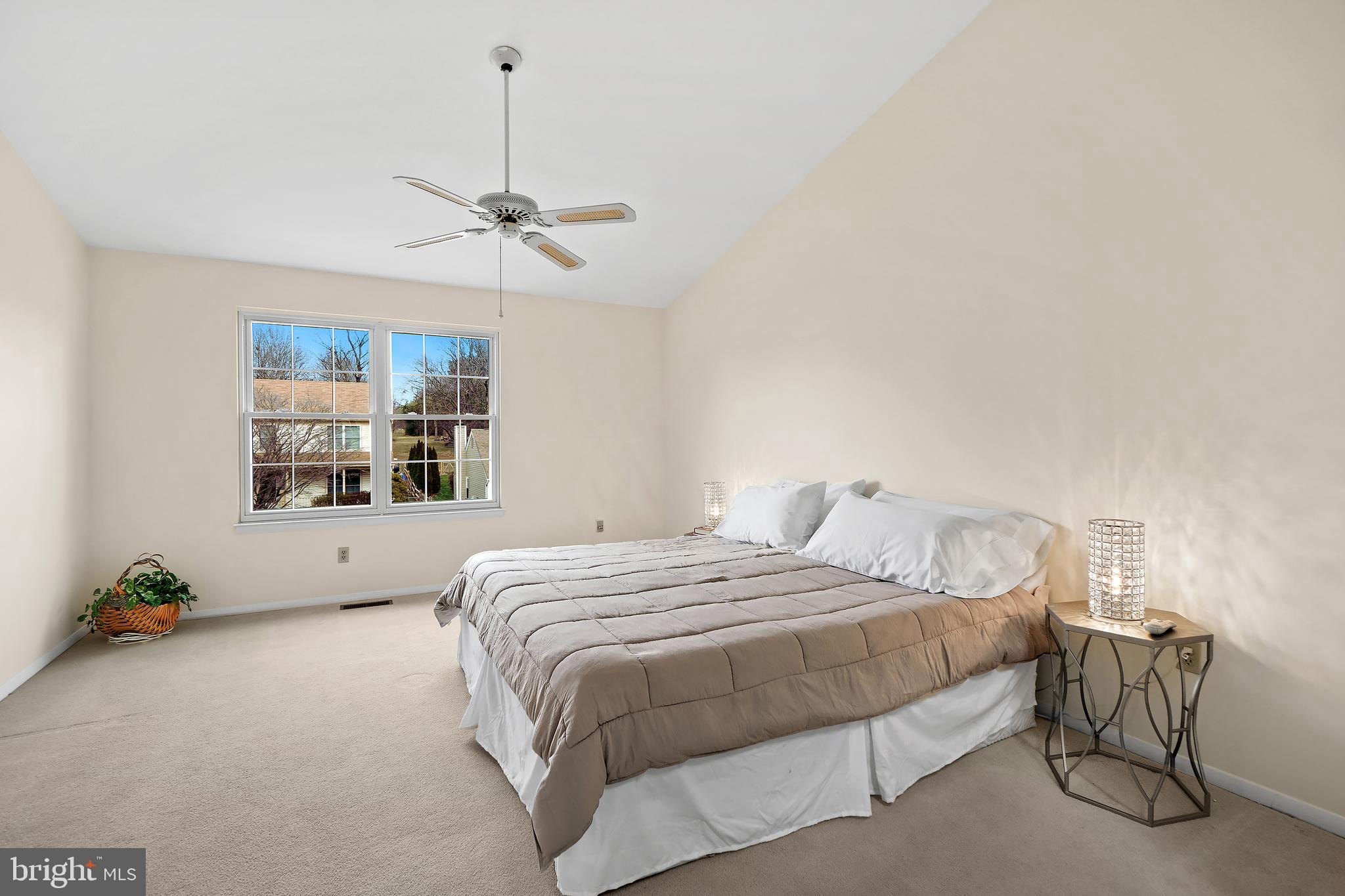 FLOWER HILL - Residential