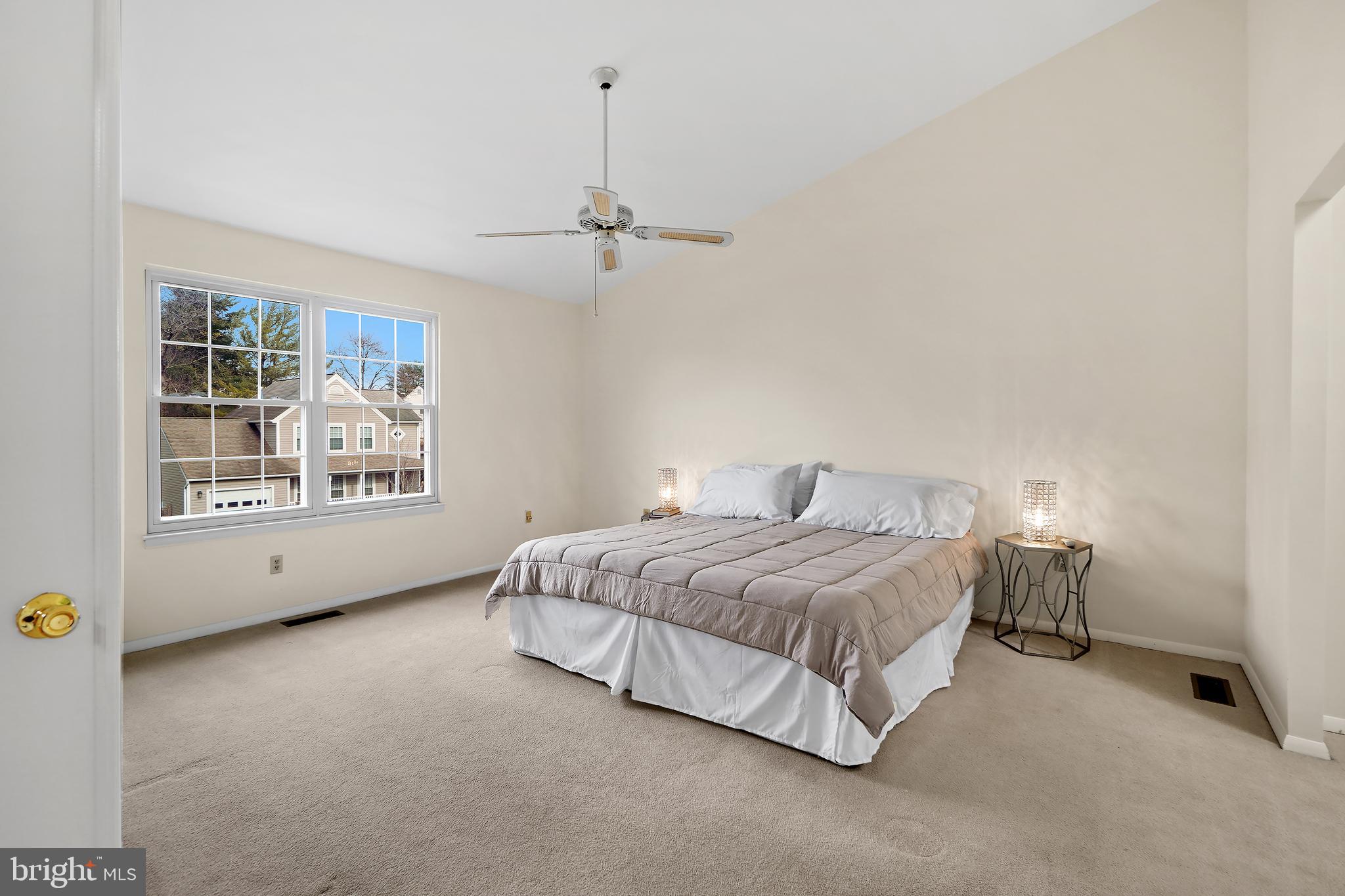 FLOWER HILL - Residential