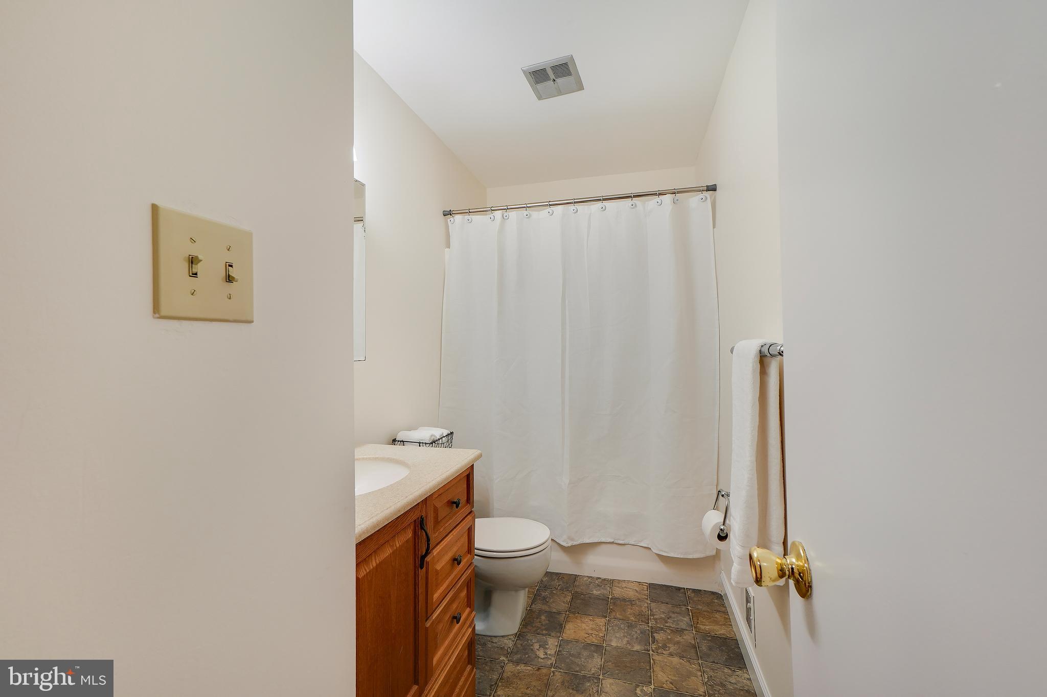 FLOWER HILL - Residential