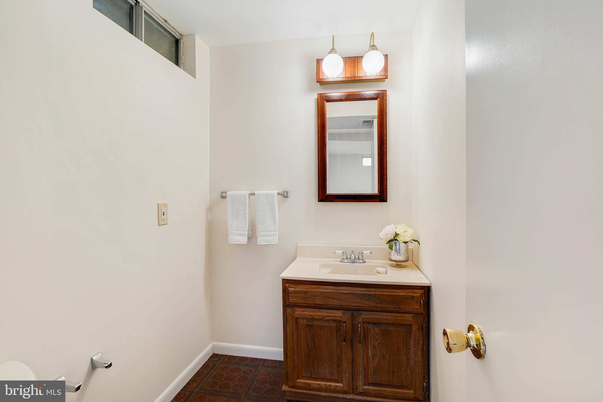 FLOWER HILL - Residential