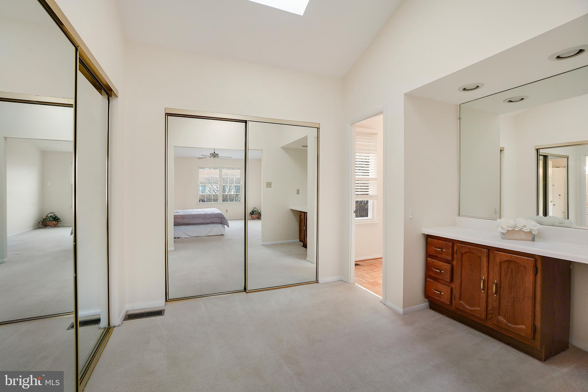 FLOWER HILL - Residential