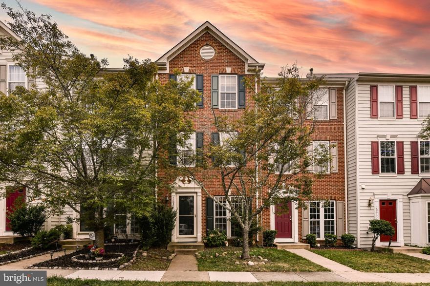 Updated 2BR, 2.5BA Townhome on Premium lot with lake views in sought-after Ashburn Village community*Bright Open Floorplan with main level featuring hardwood floors & neutral paint tones*Updated Kitchen features white cabinetry, granite counters & Stainless Steel Appliances*Dining area & patio doors leading to Fenced Yard with Patio & lake Views*Upper Level features Family Room with decorative-only Fireplace plus second Bedroom & Full Bath*Spacious Primary Suite on 3rd Level with Walk In Closet, ceiling fan & custom built-ins + ensuite primary bath with soaking tub*Community Amenities Galore to include 5 pools (outdoor & indoor), tennis, basketball & raquetball courts (indoor & outdoor), sports pavilion, HUGE gym & awesome lake! Close to W&OD trail for long walks or bike rides*

*Available for lease 8.7.23*