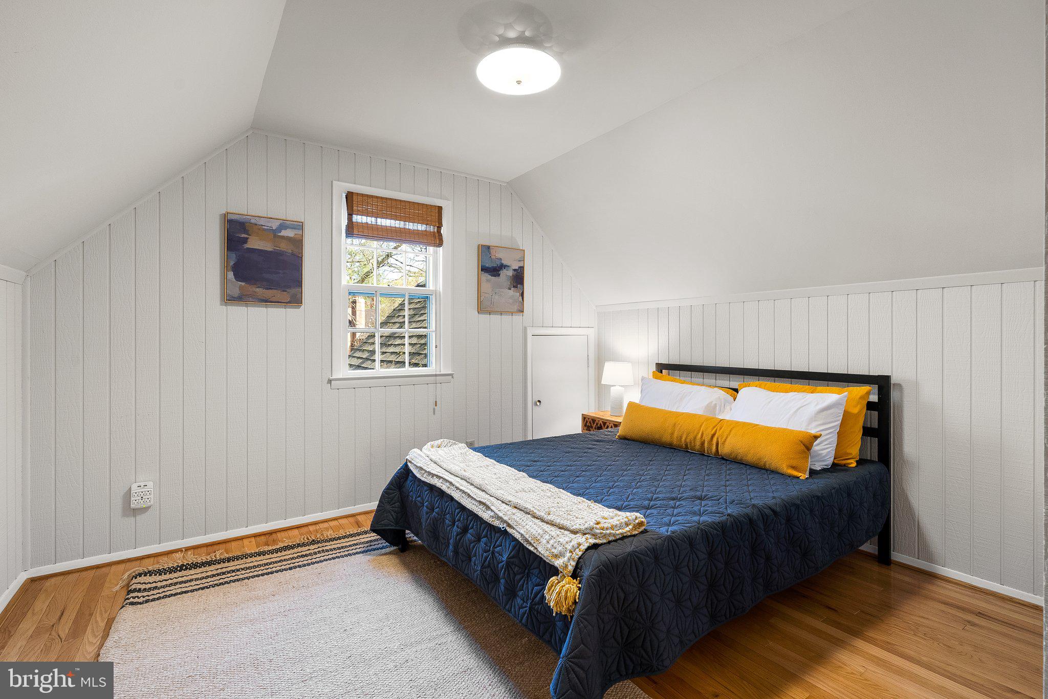 SEVEN OAKS - Residential