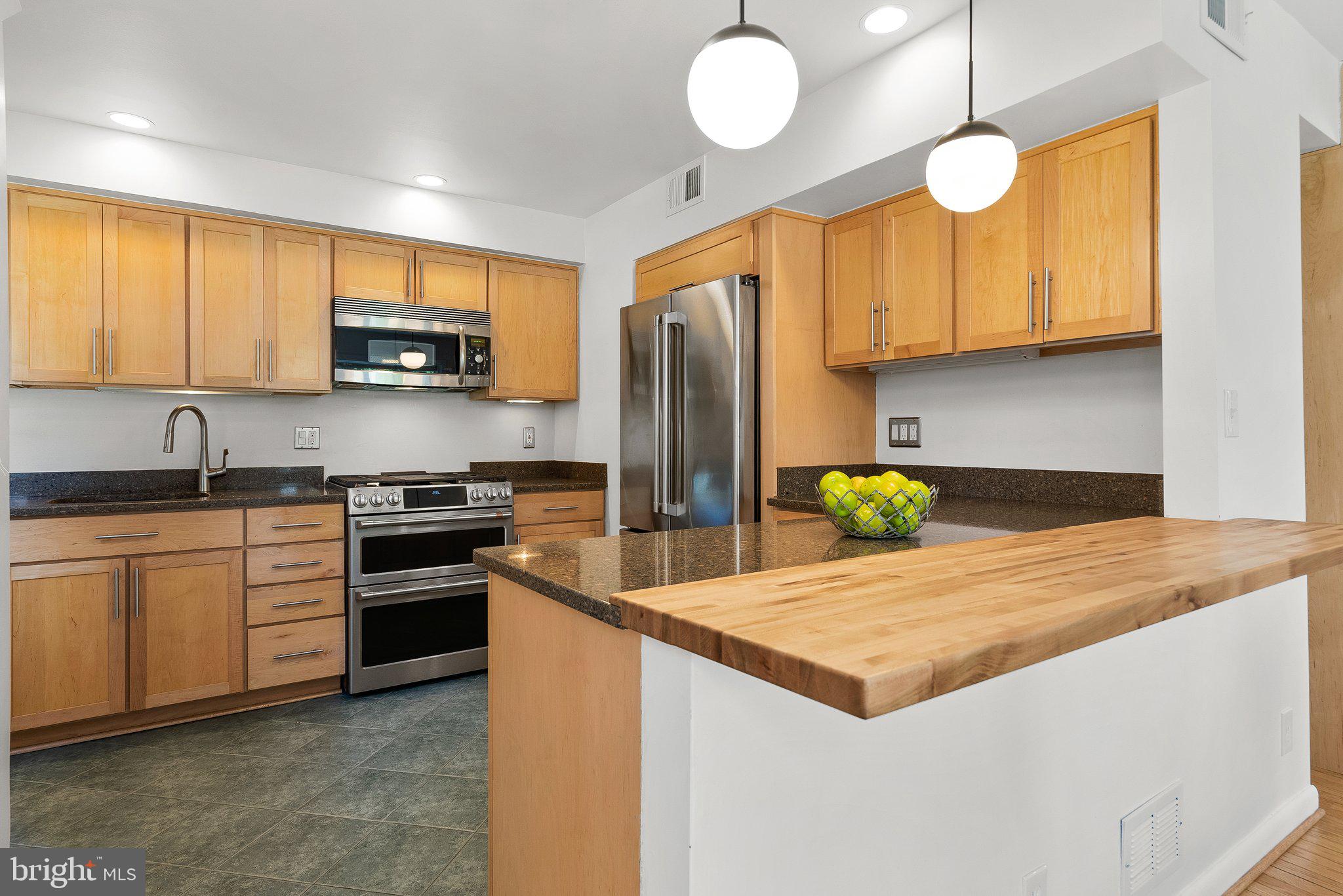 SEVEN OAKS - Residential