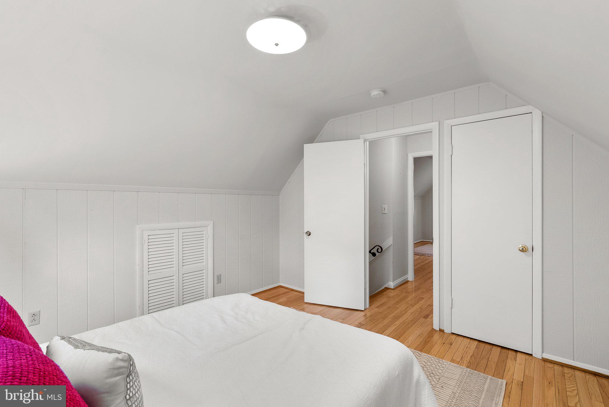 SEVEN OAKS - Residential