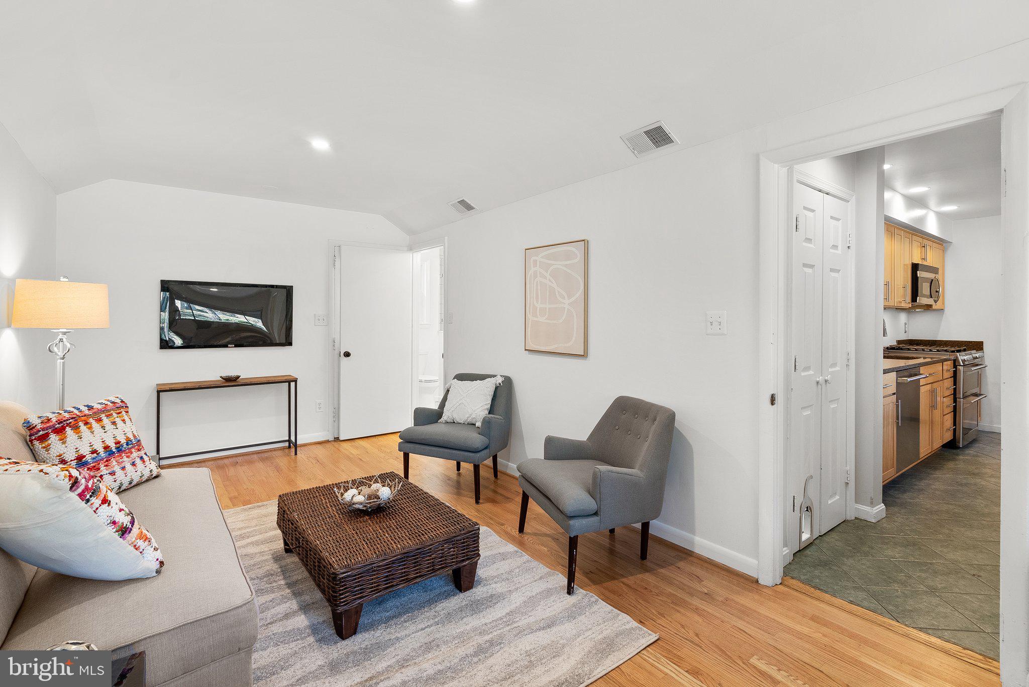 SEVEN OAKS - Residential