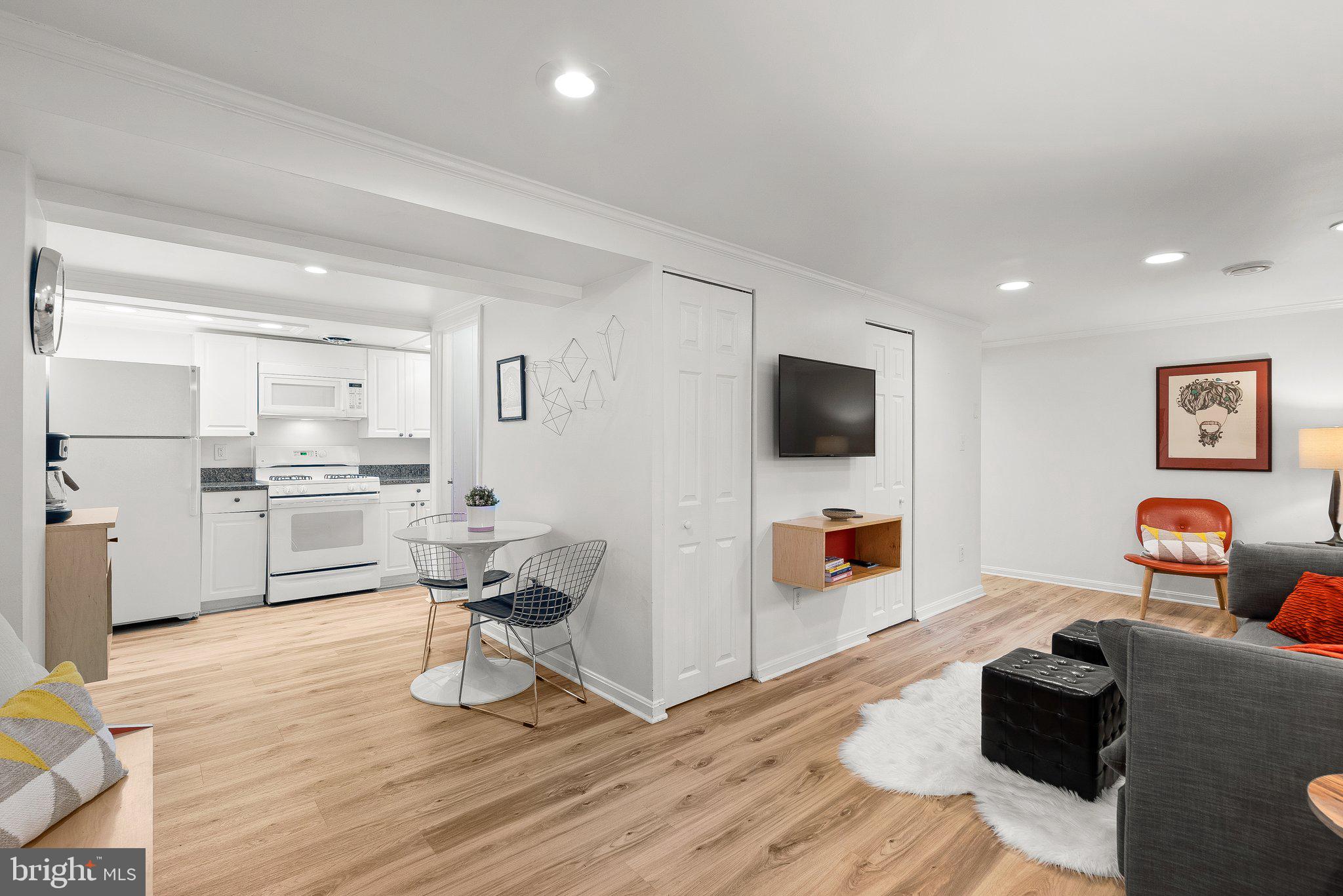 SEVEN OAKS - Residential