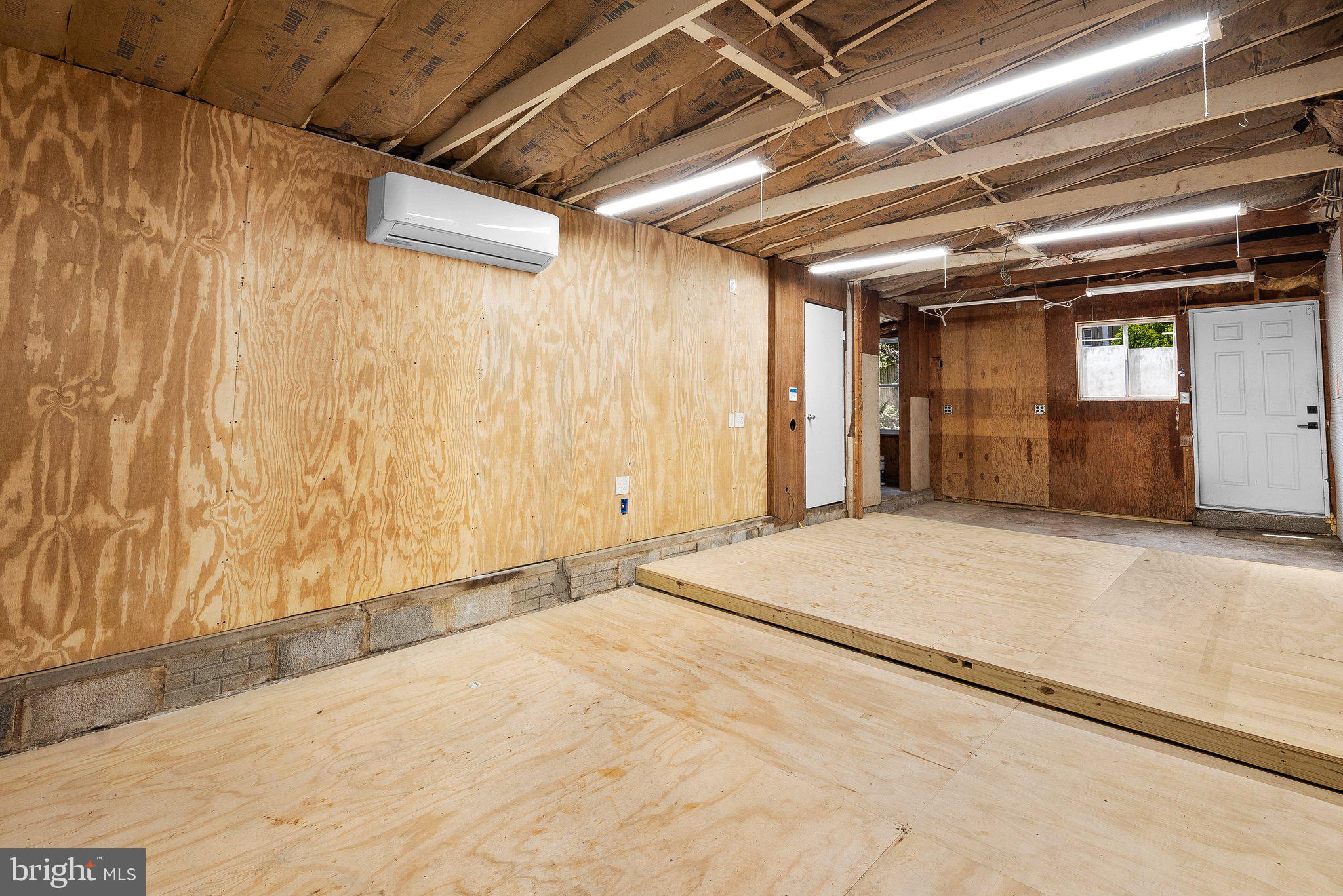 SEVEN OAKS - Residential