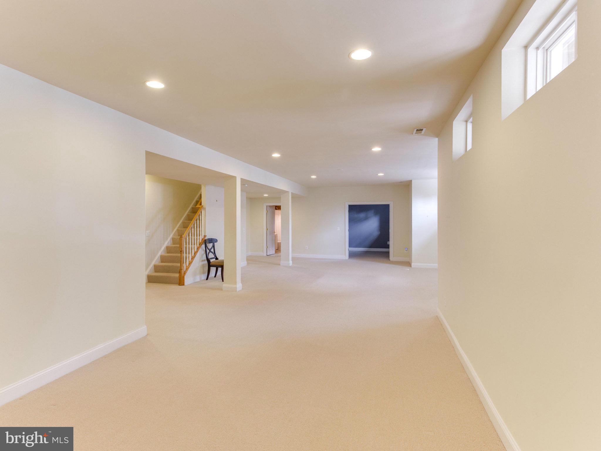 LANSDOWNE ON THE POTOMAC - Residential