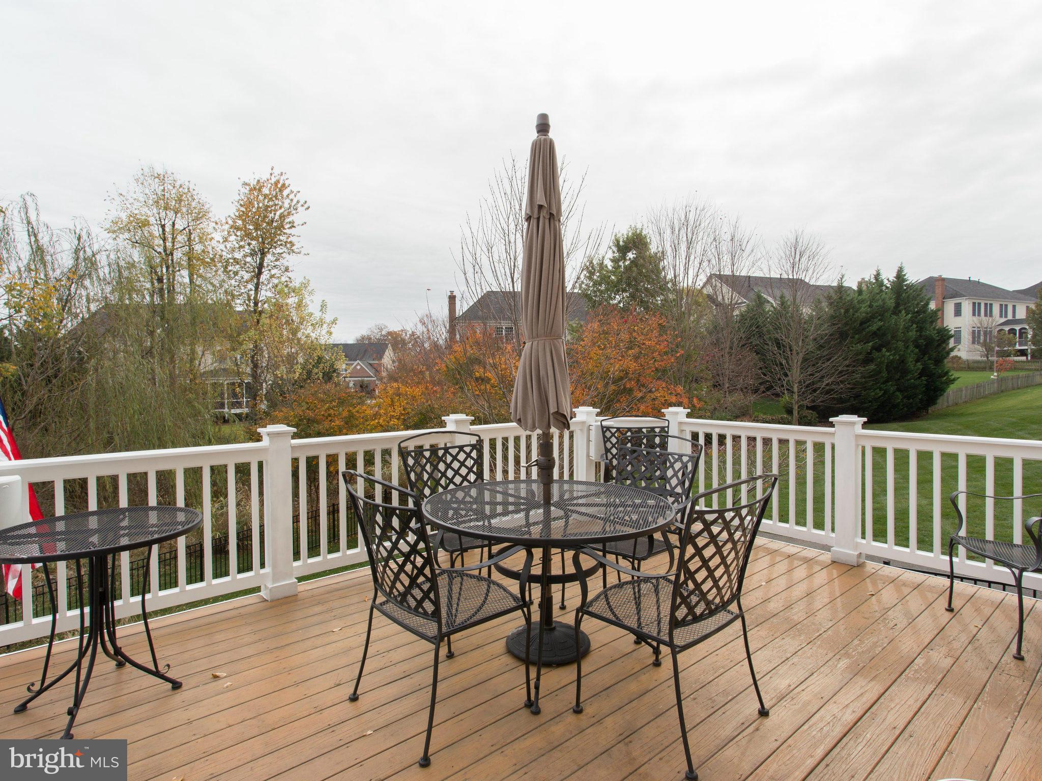 LANSDOWNE ON THE POTOMAC - Residential