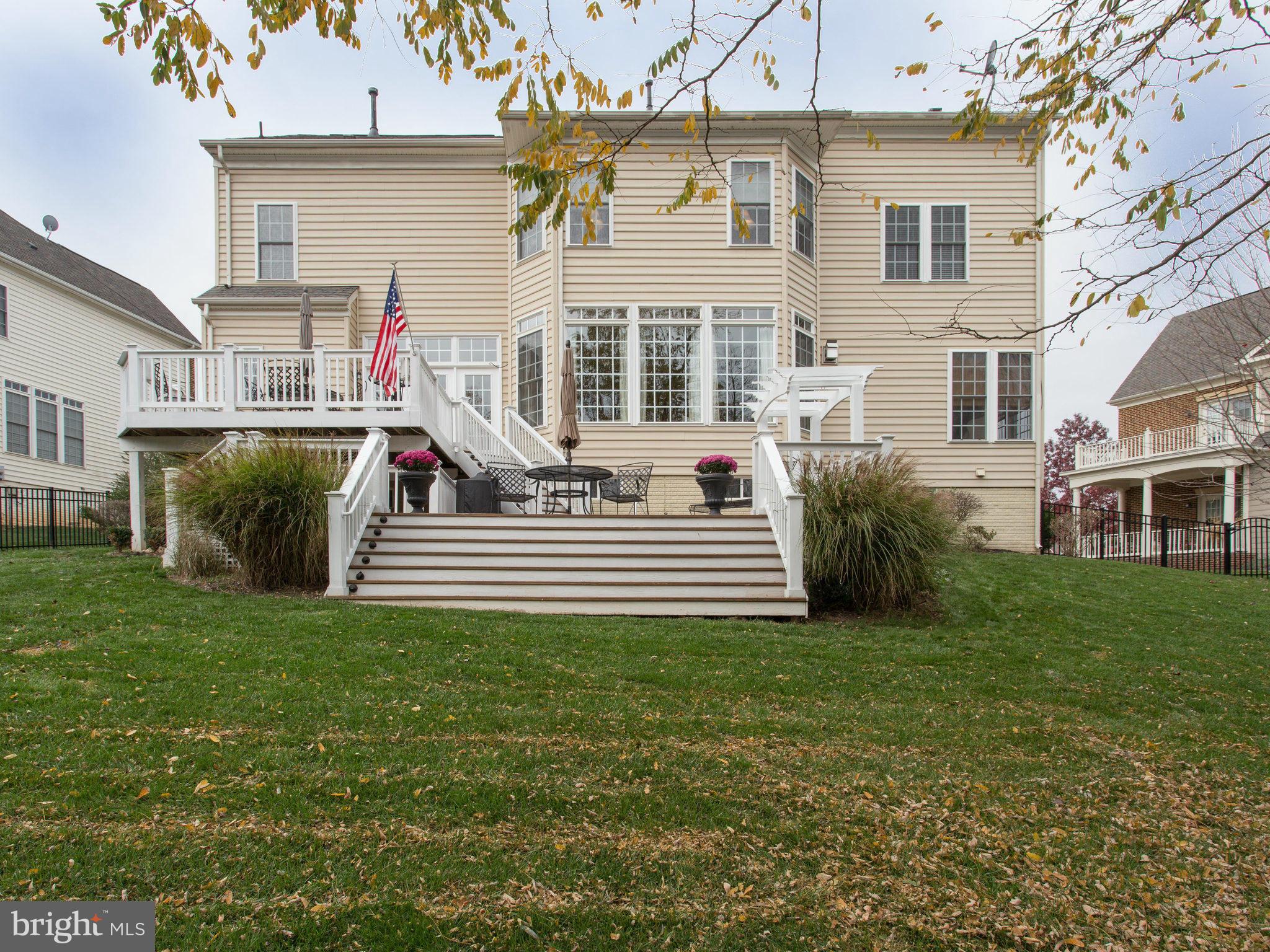 LANSDOWNE ON THE POTOMAC - Residential