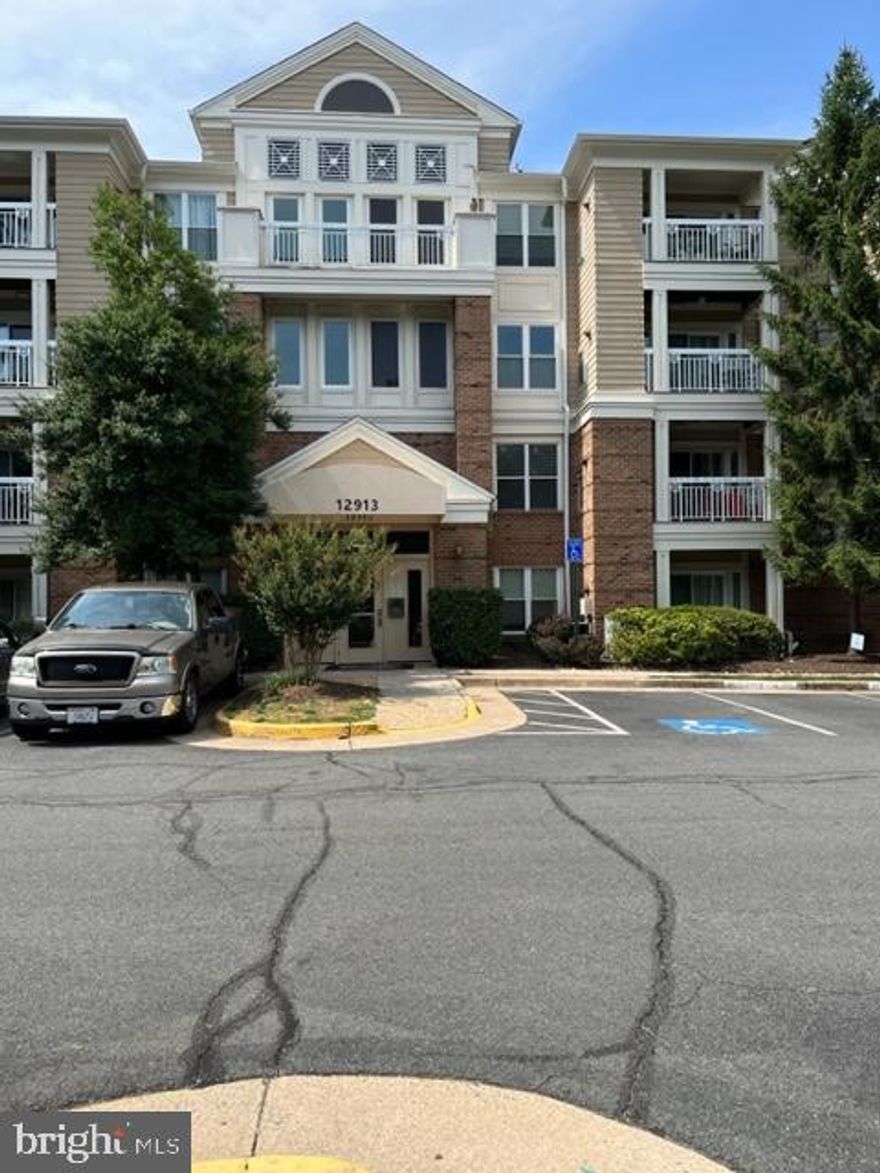 Well maintained 1Bed/1Bath condo in the much sort after Worldgate community. Conveniently located near  Restaurants, Dulles International Airport,  the new Silverline  Herndon Metro, Shopping  and Herndon Park And Ride Bus terminal. Open floor plan,  with washer and dryer in the unit. One parking space assigned and tons of visitor parking. Community Amenities Include: Outdoor Pool, Bike Trail, Common Grounds, Club House, Community Center, Jog / Walk Path, and Party Room. Owner will consider pet on a case by case basis.
Application fee $55 per adult:  Online application. The listing page for the condo will have the rental application button. $250.00 move in fee and $500.00 Refundable deposit paid to the Condo Association.