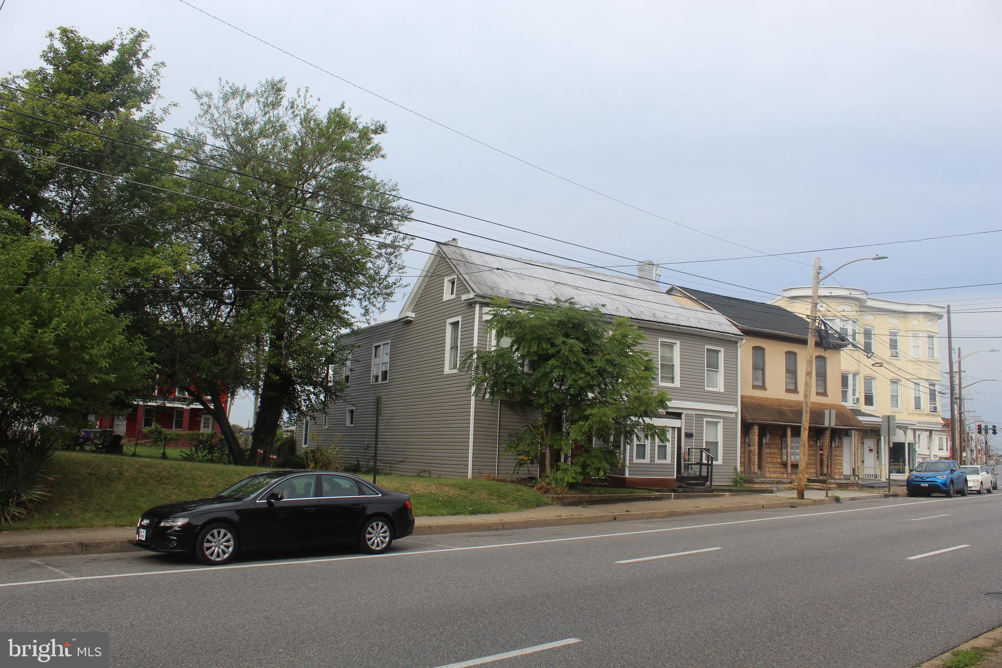 447-449 W WASHINGTON STREET