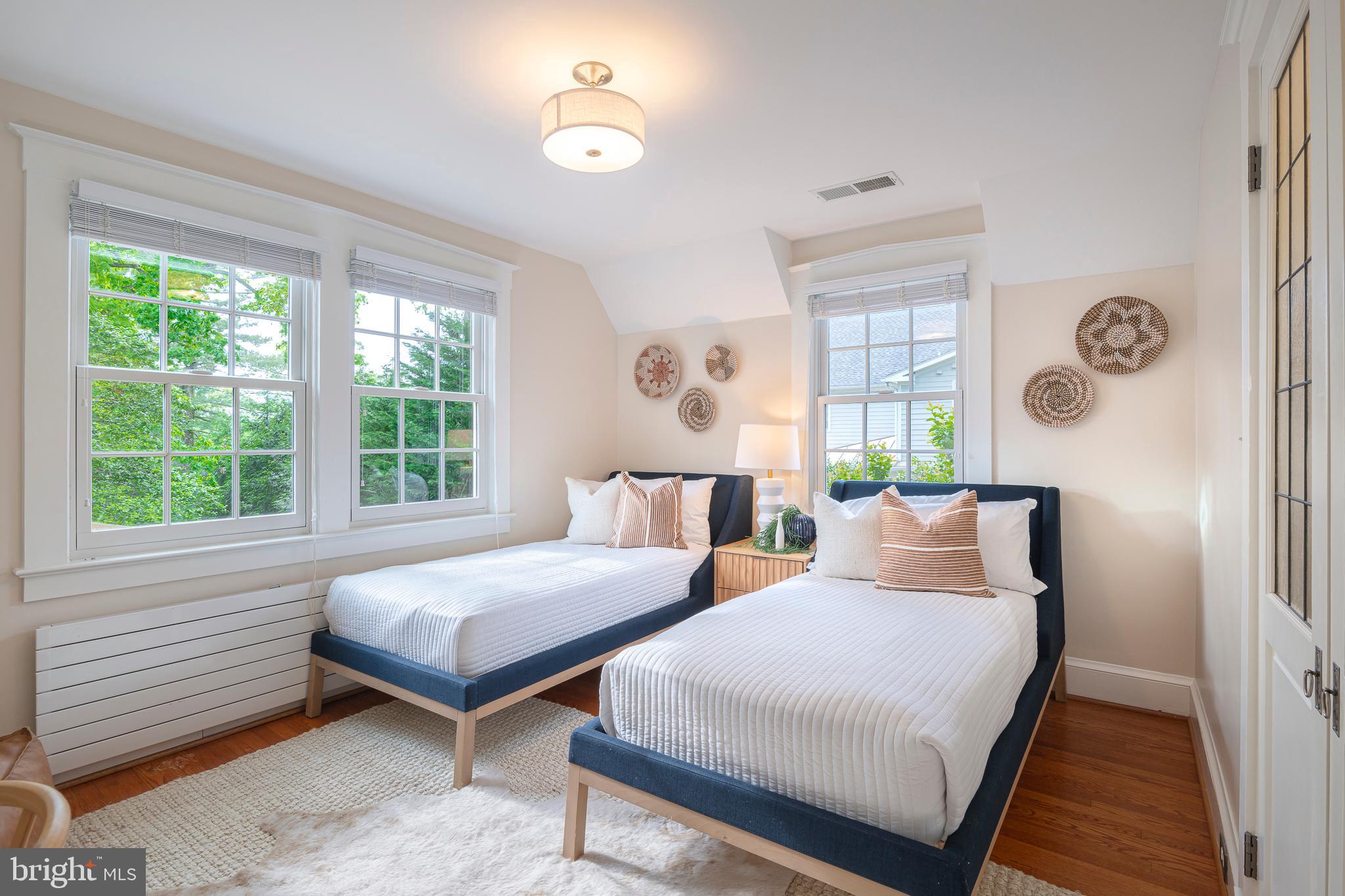 CHEVY CHASE - Residential