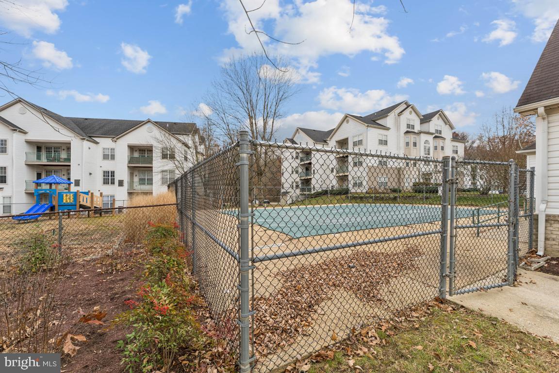 BOWIE TOWERS - Residential