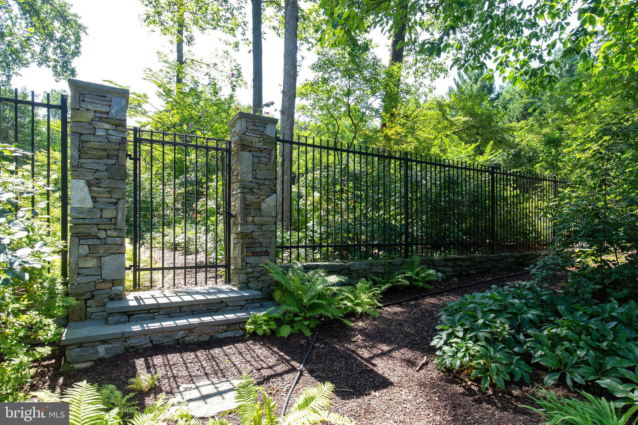 OLD GEORGETOWN ESTATES - Residential