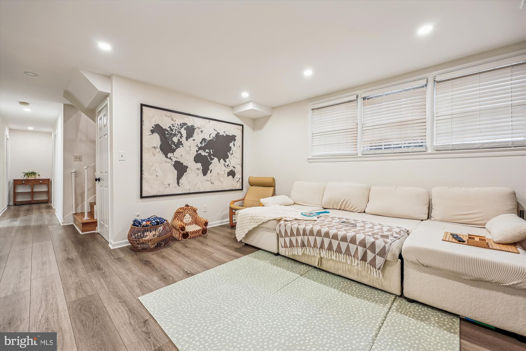 REGENCY ESTATES - Residential Lease