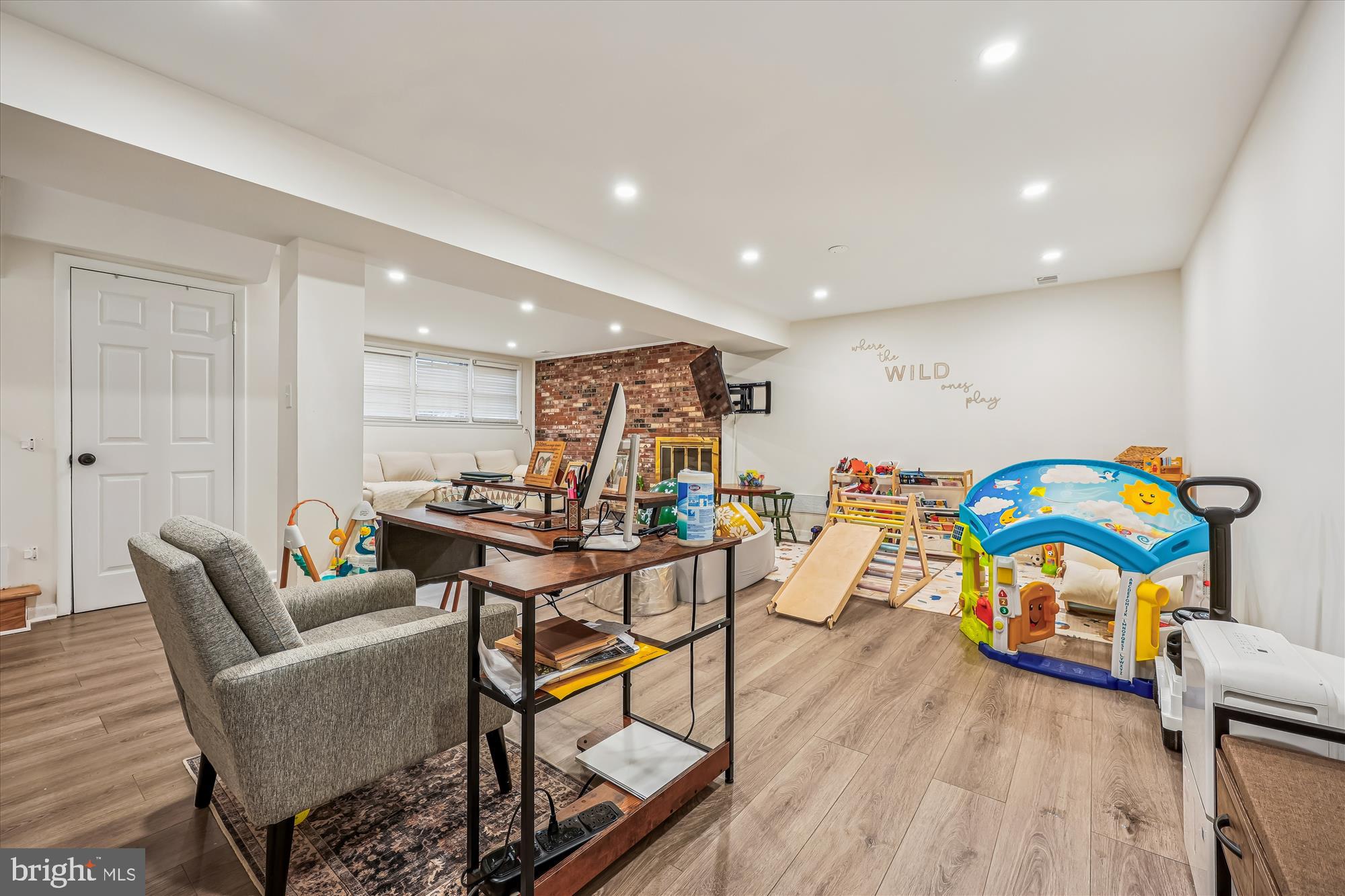 REGENCY ESTATES - Residential Lease