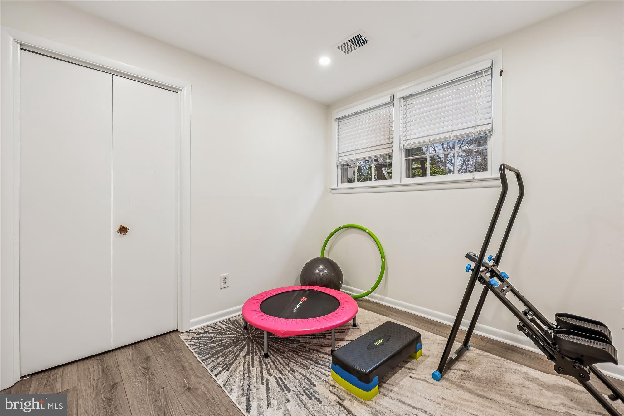 REGENCY ESTATES - Residential Lease