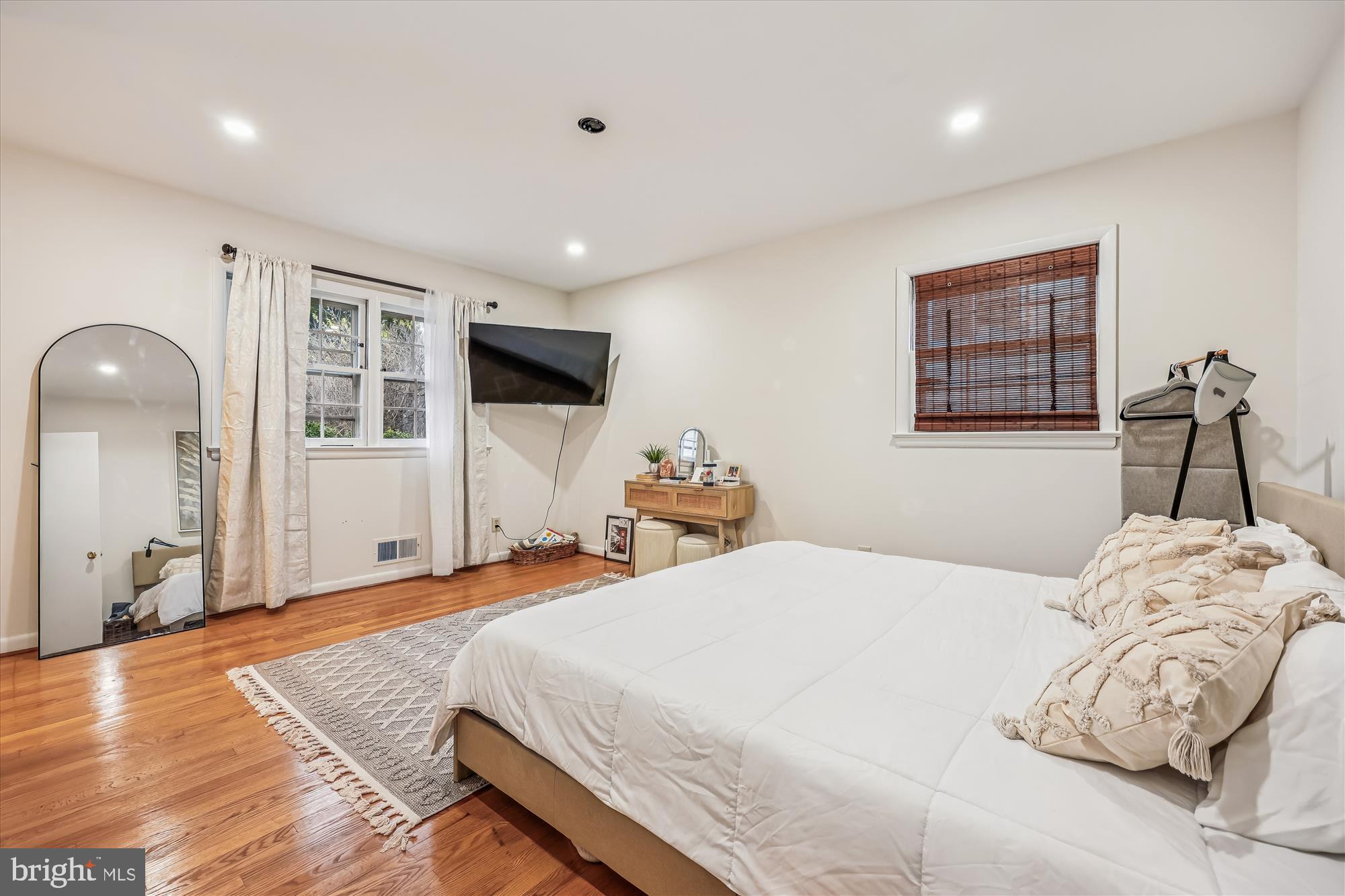 REGENCY ESTATES - Residential Lease