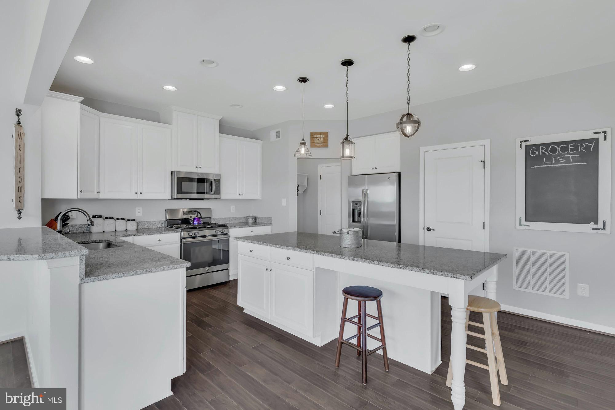 LAKE FREDERICK - Residential