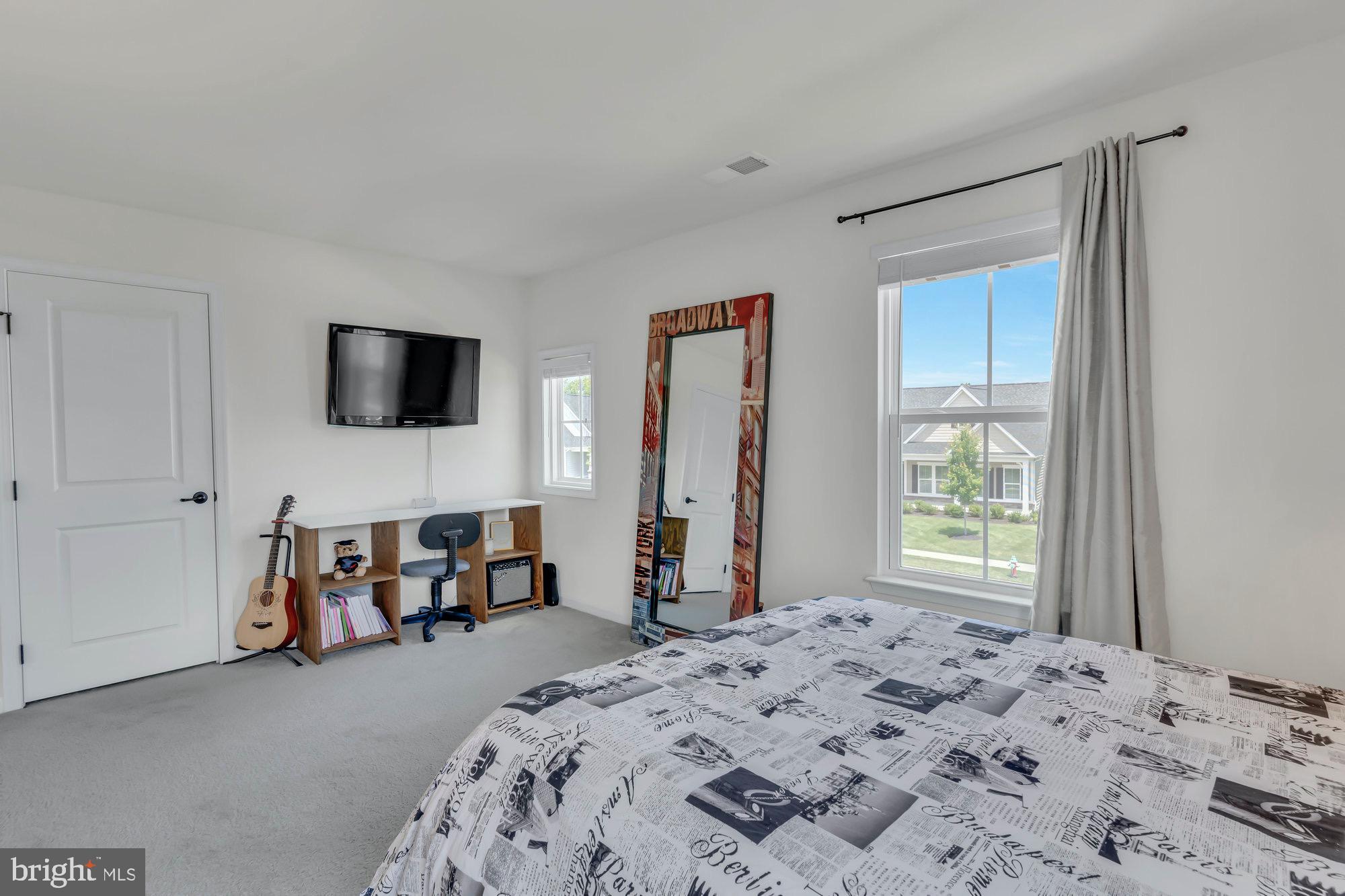 LAKE FREDERICK - Residential