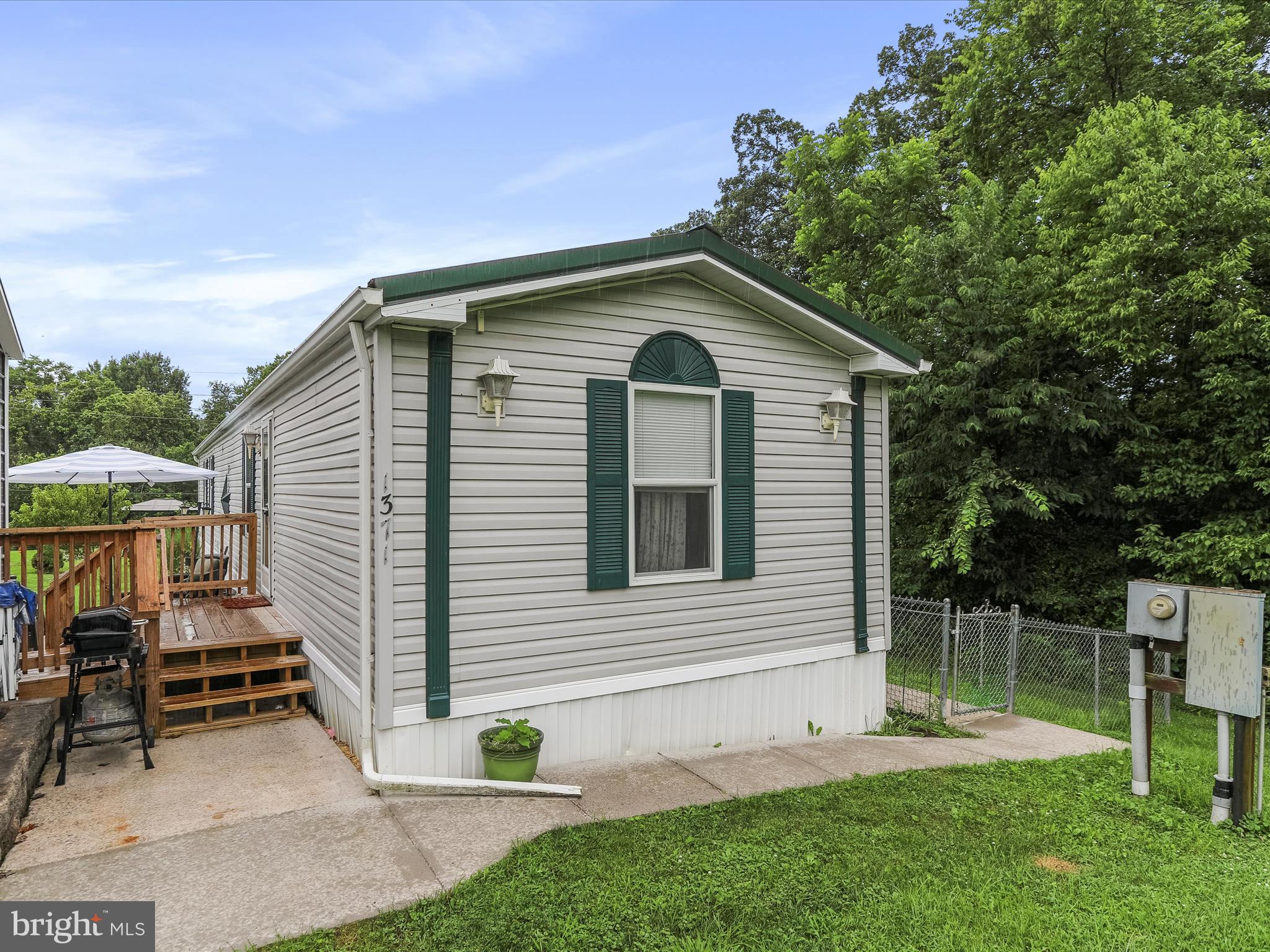 RIVERSIDE VILLAGES - Residential