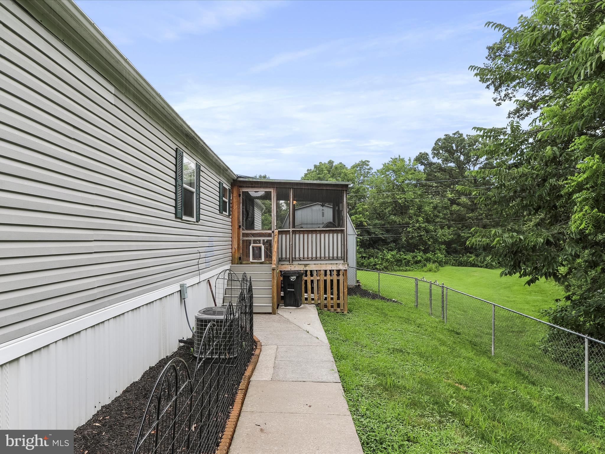 RIVERSIDE VILLAGES - Residential