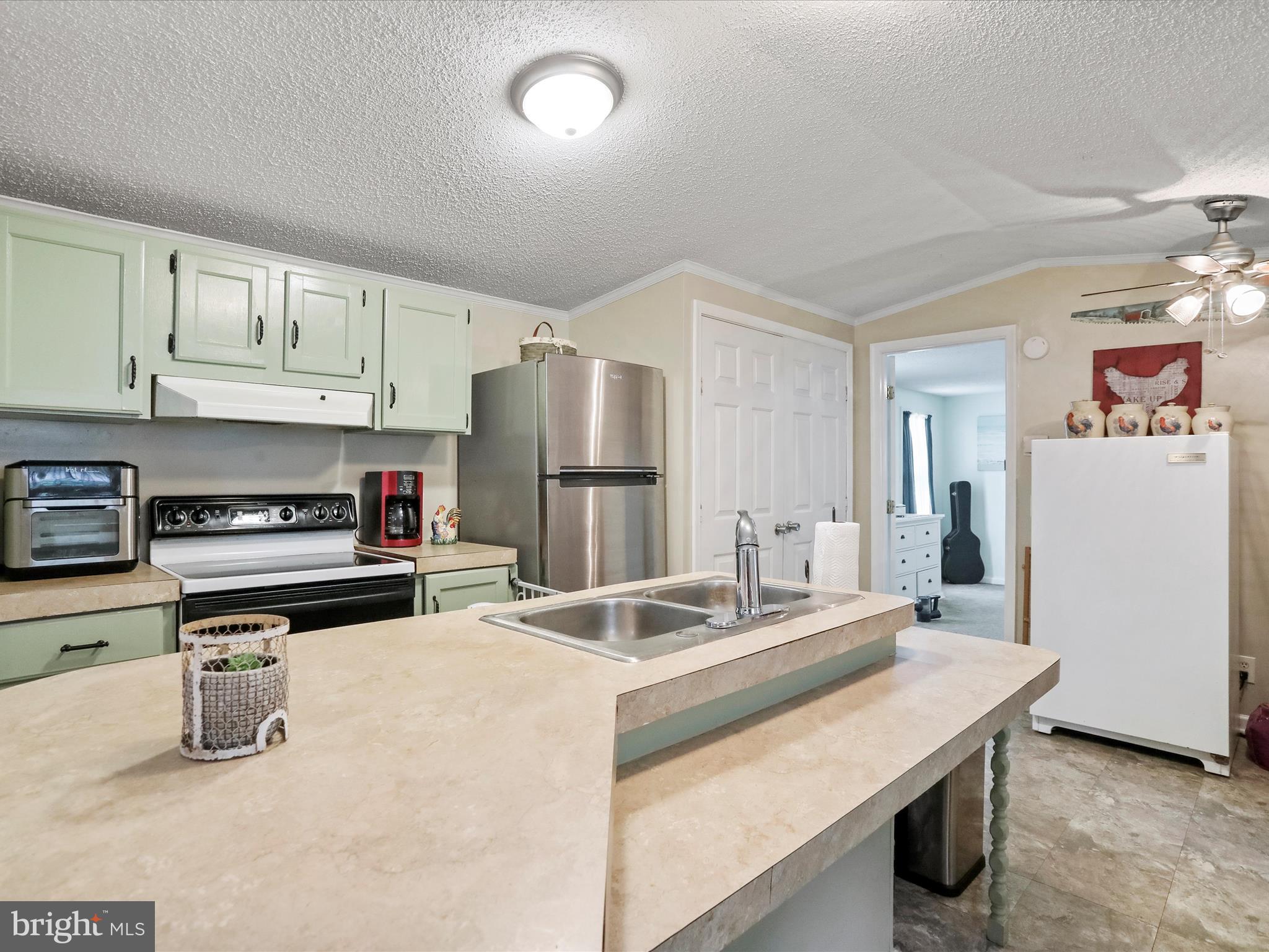 RIVERSIDE VILLAGES - Residential