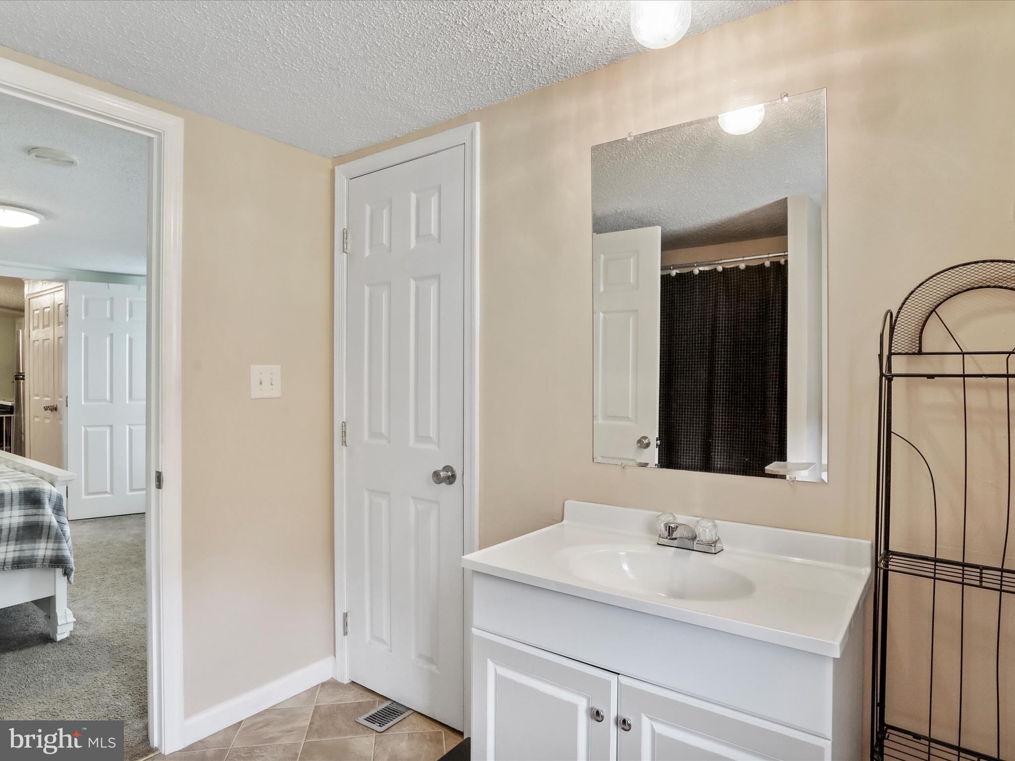 RIVERSIDE VILLAGES - Residential