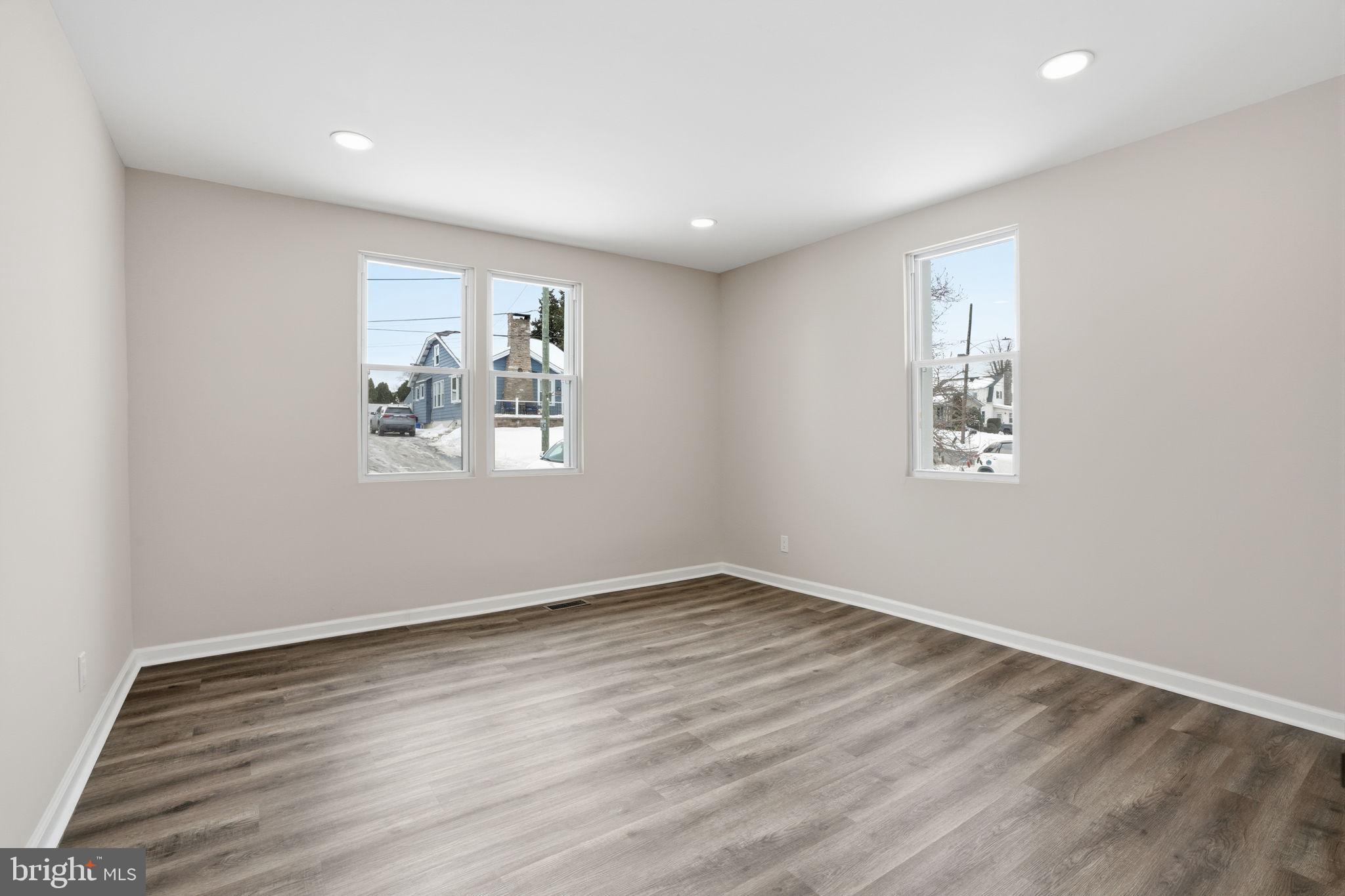 SOMERTON - Residential