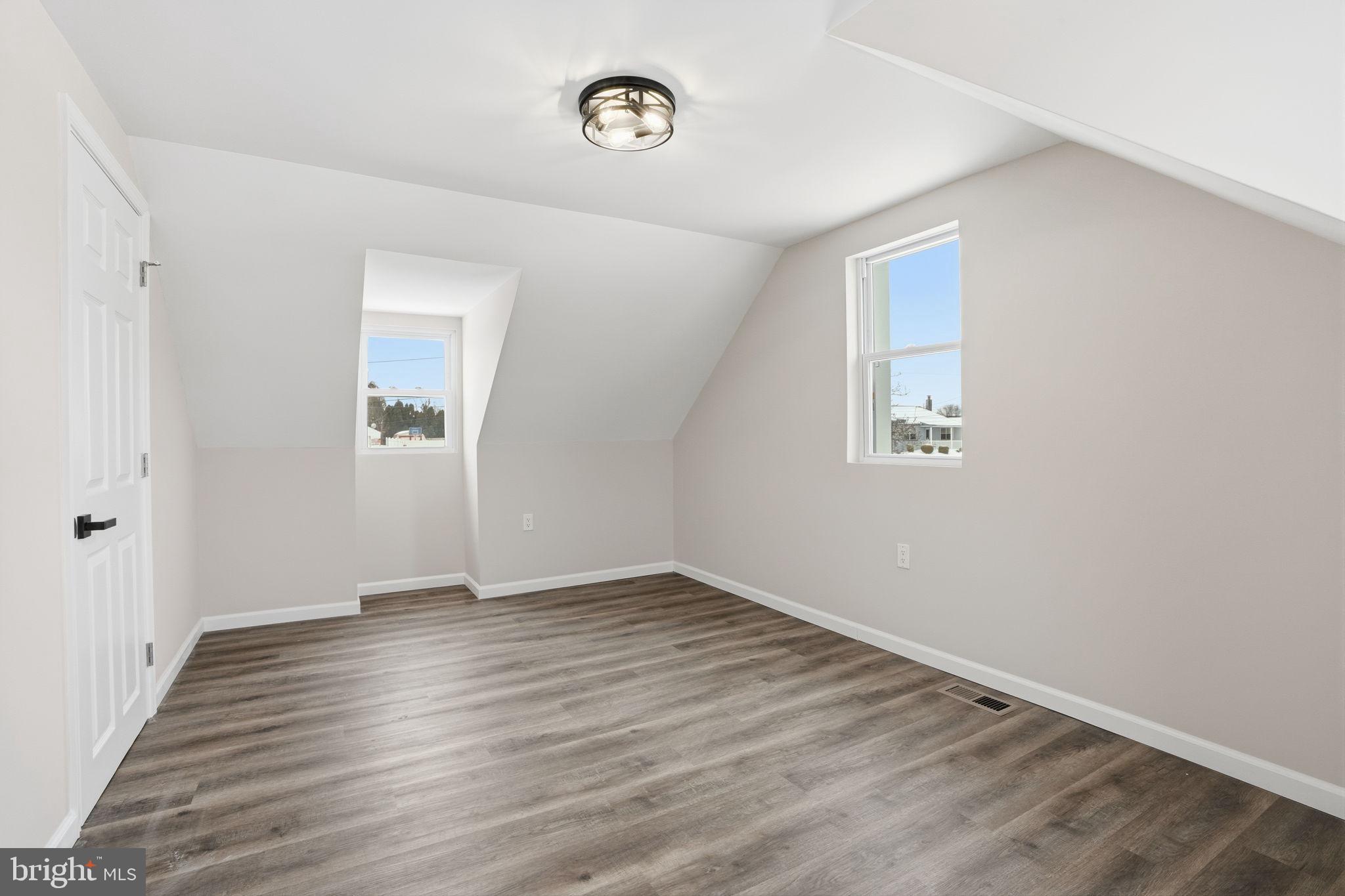 SOMERTON - Residential