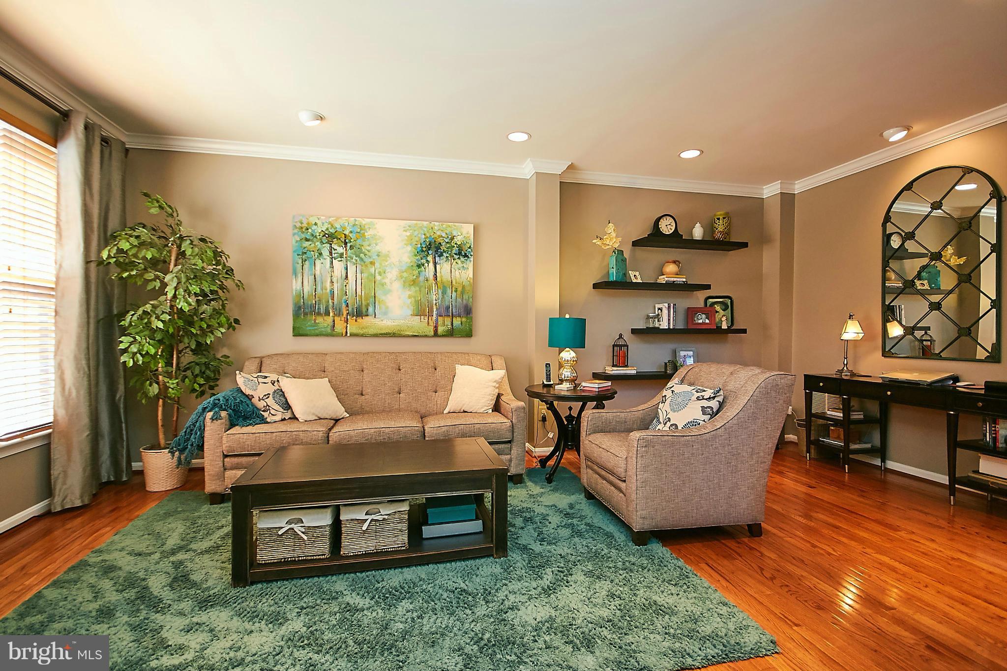 SOUTH RIDING - Residential