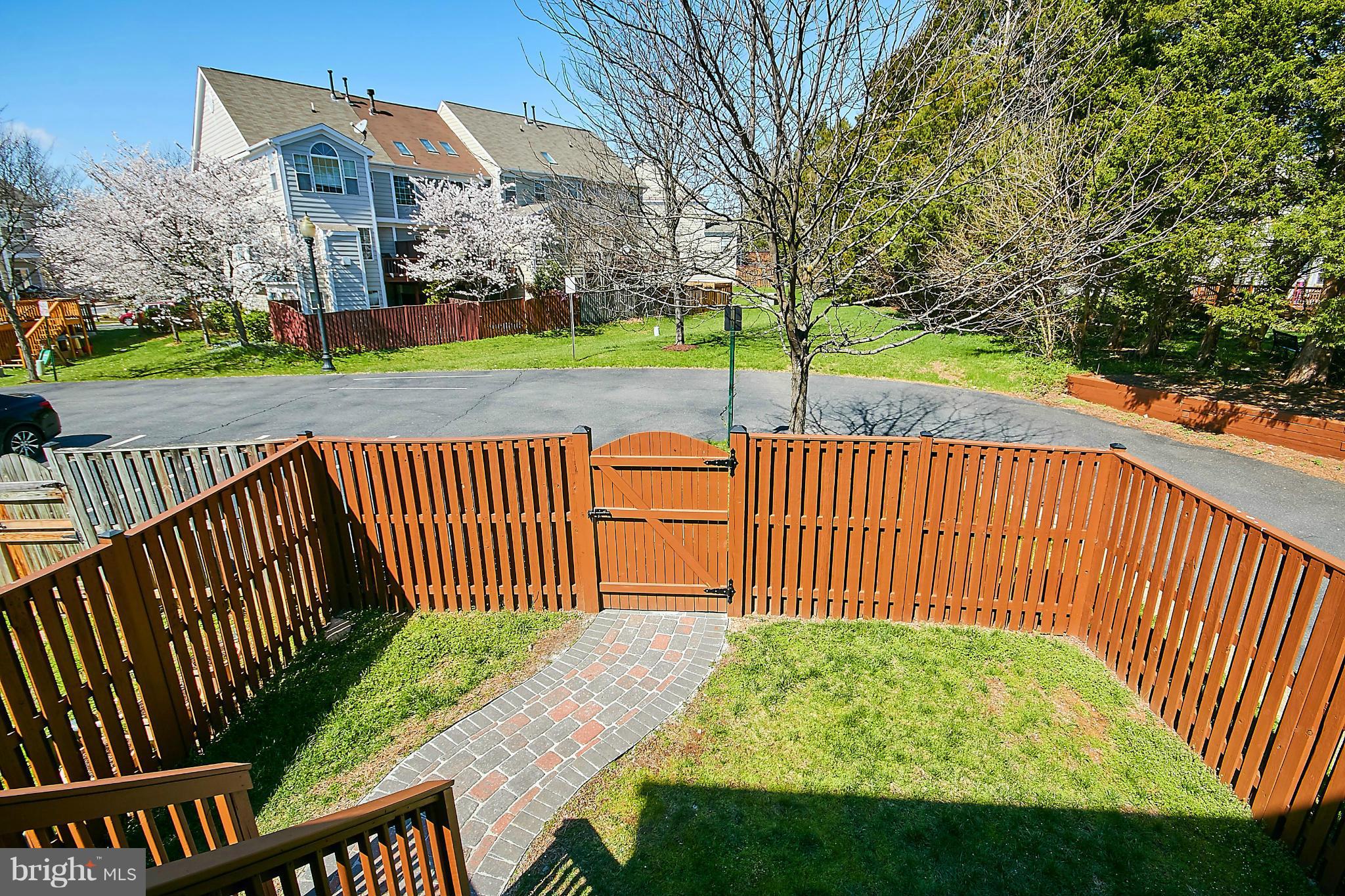 SOUTH RIDING - Residential