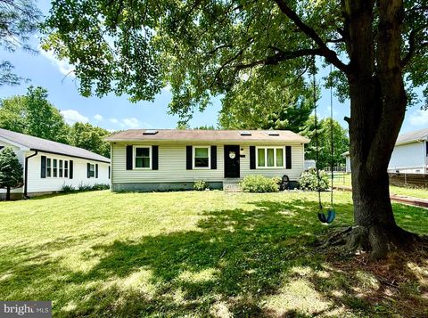 Homes For Sale - 13 Deer Run Drive<br/> NEWARK, DE 19702