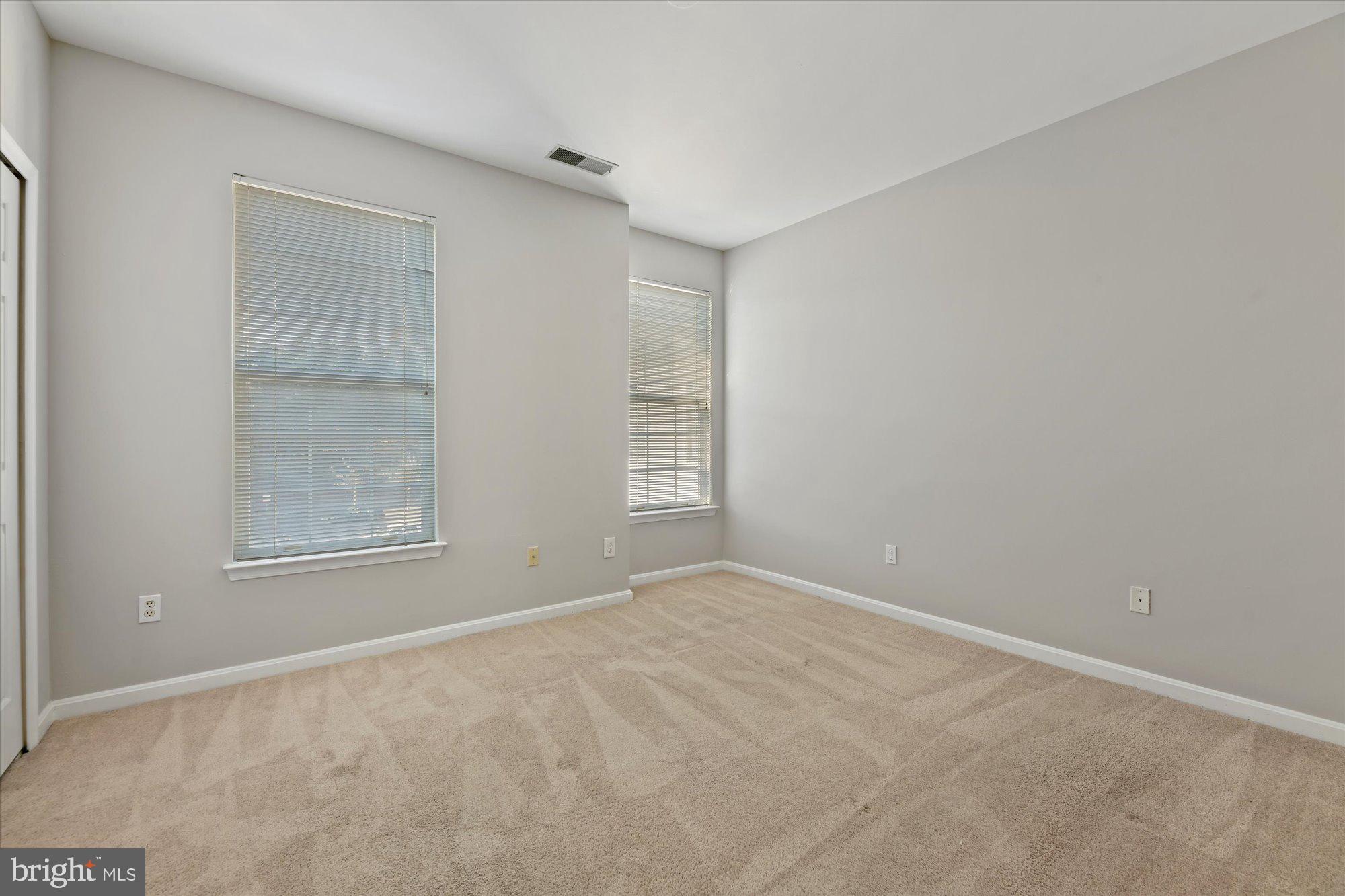 HOLLINGTON - Residential