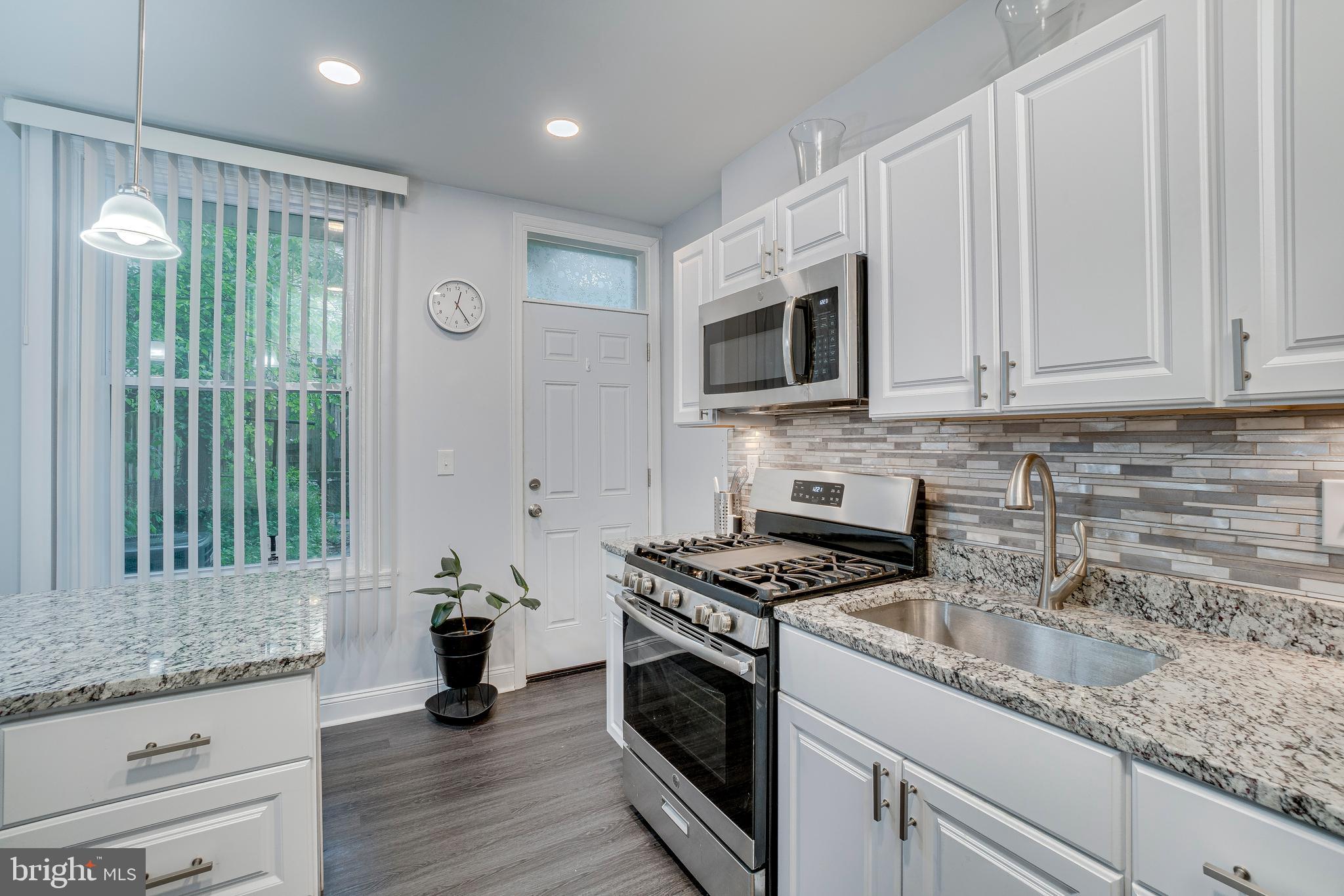 BEVERLY HILLS - Residential