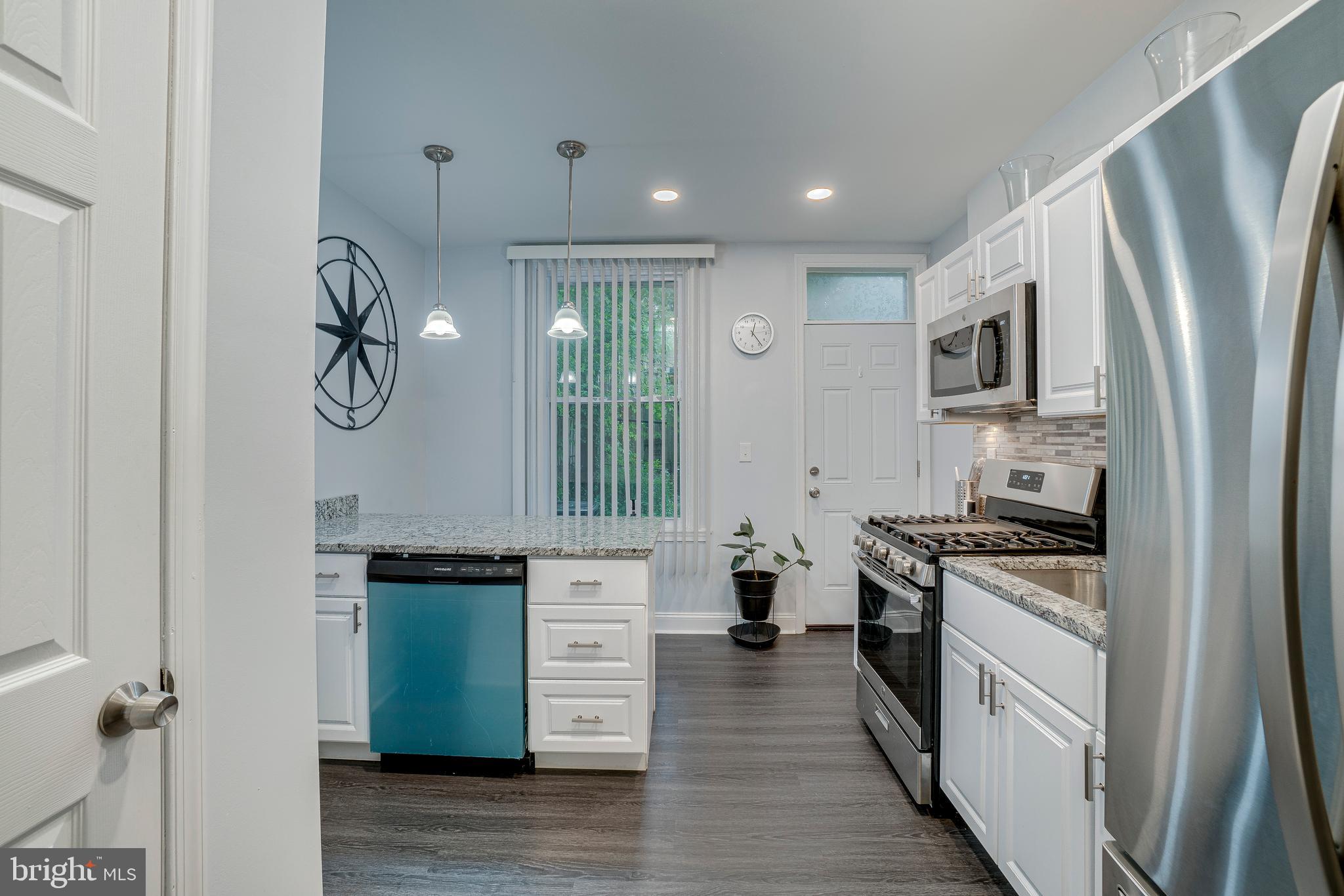 BEVERLY HILLS - Residential