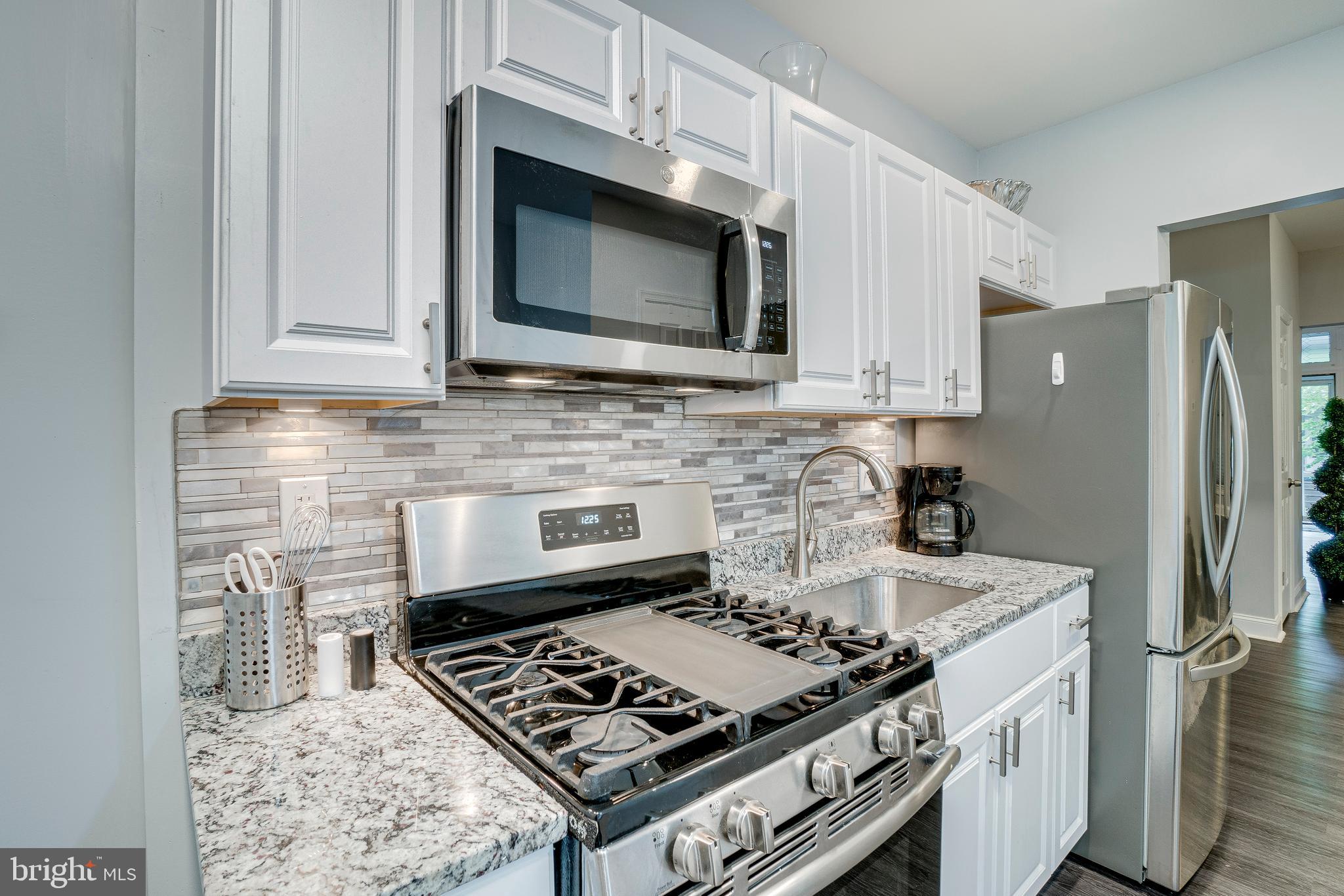 BEVERLY HILLS - Residential