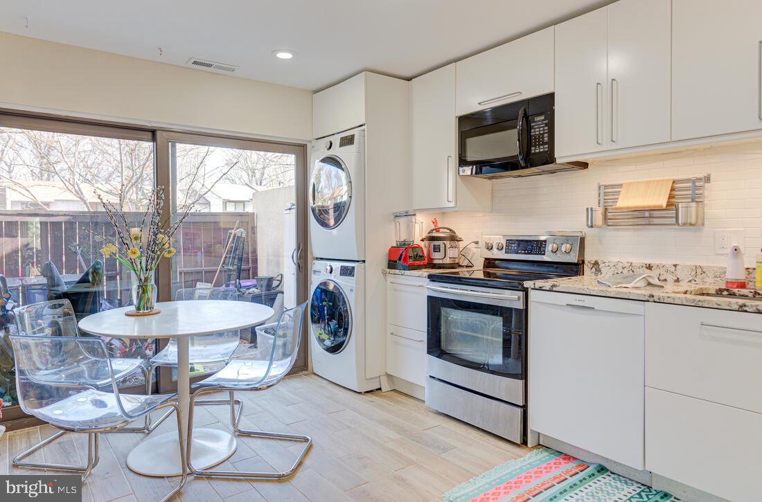 RESTON - Residential Lease