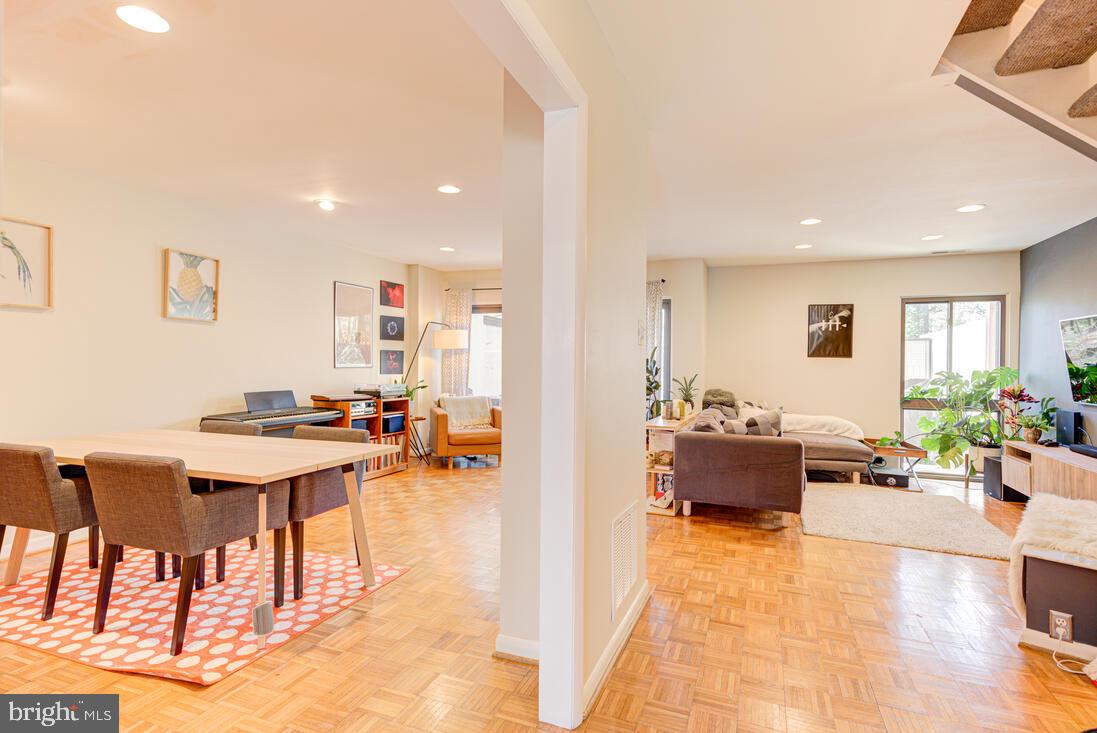 RESTON - Residential Lease