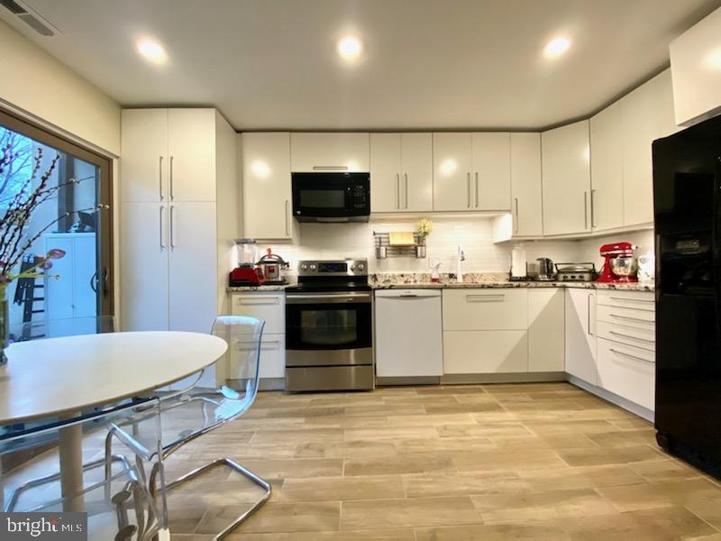 RESTON - Residential Lease