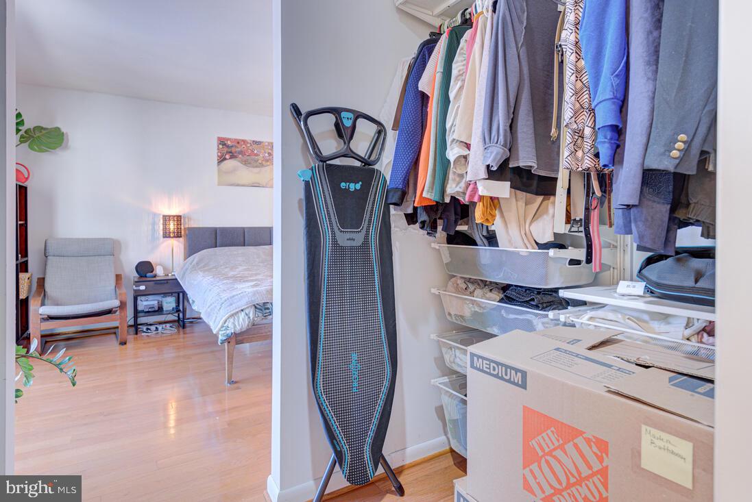 RESTON - Residential Lease