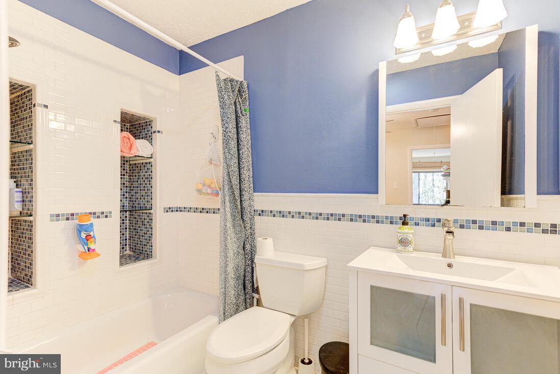 RESTON - Residential Lease