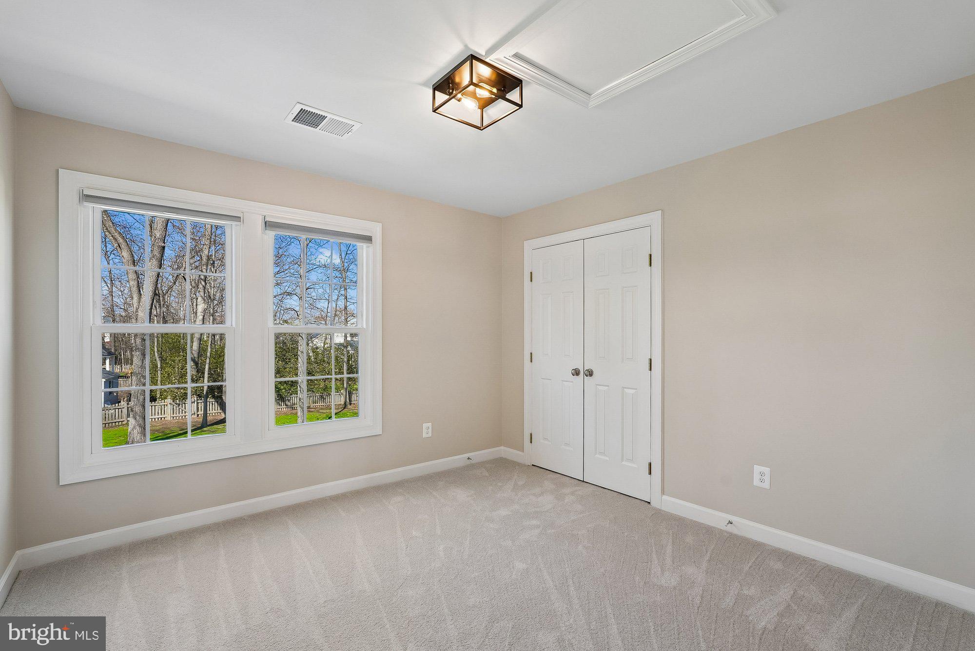 SOUTH RIDING - Residential