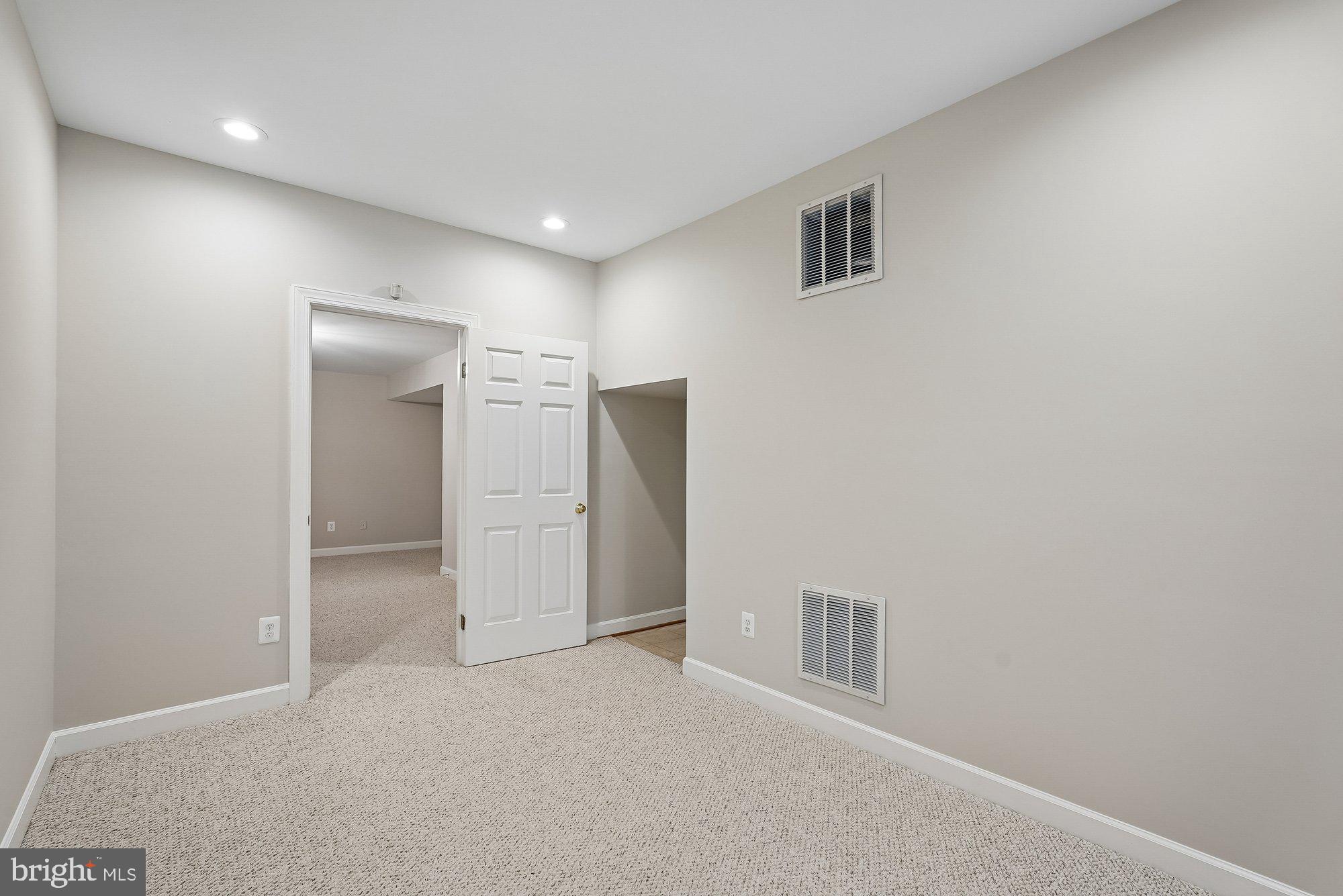 SOUTH RIDING - Residential